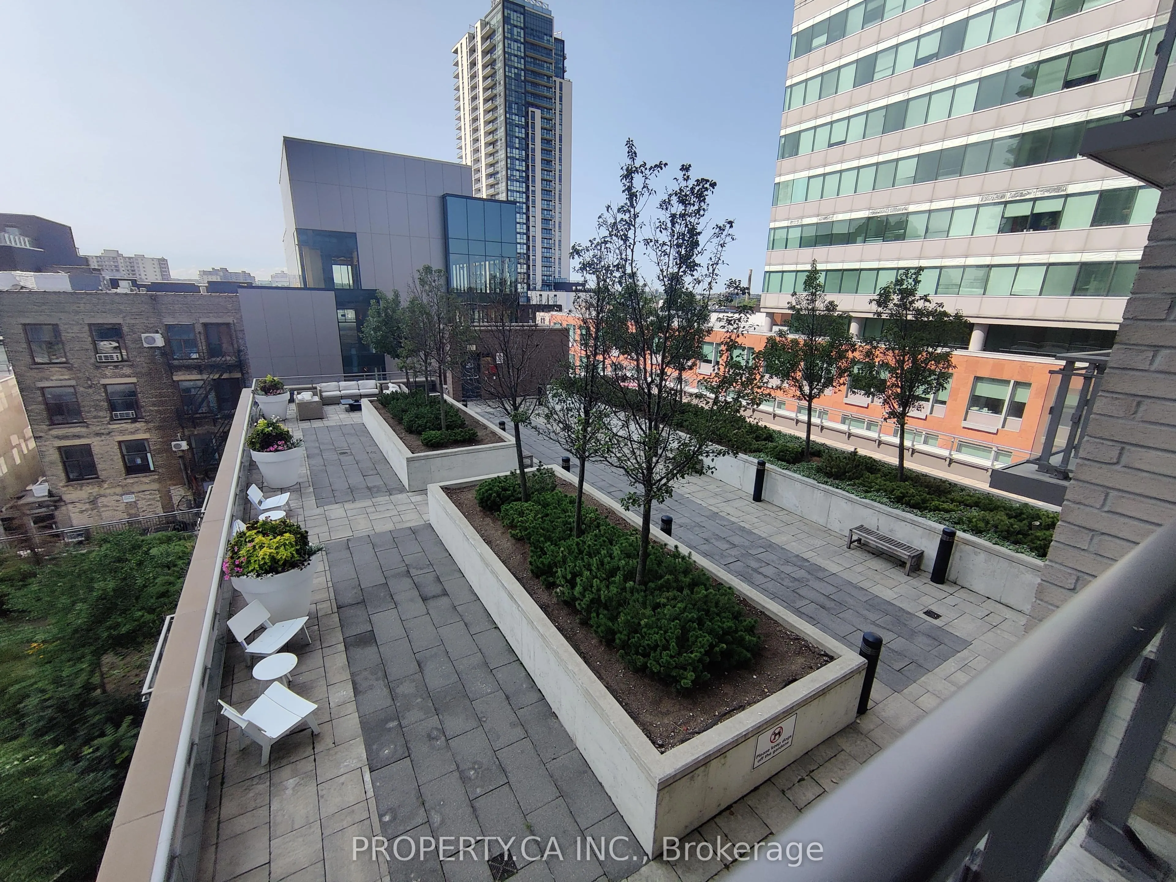 85 Duke Street W #409