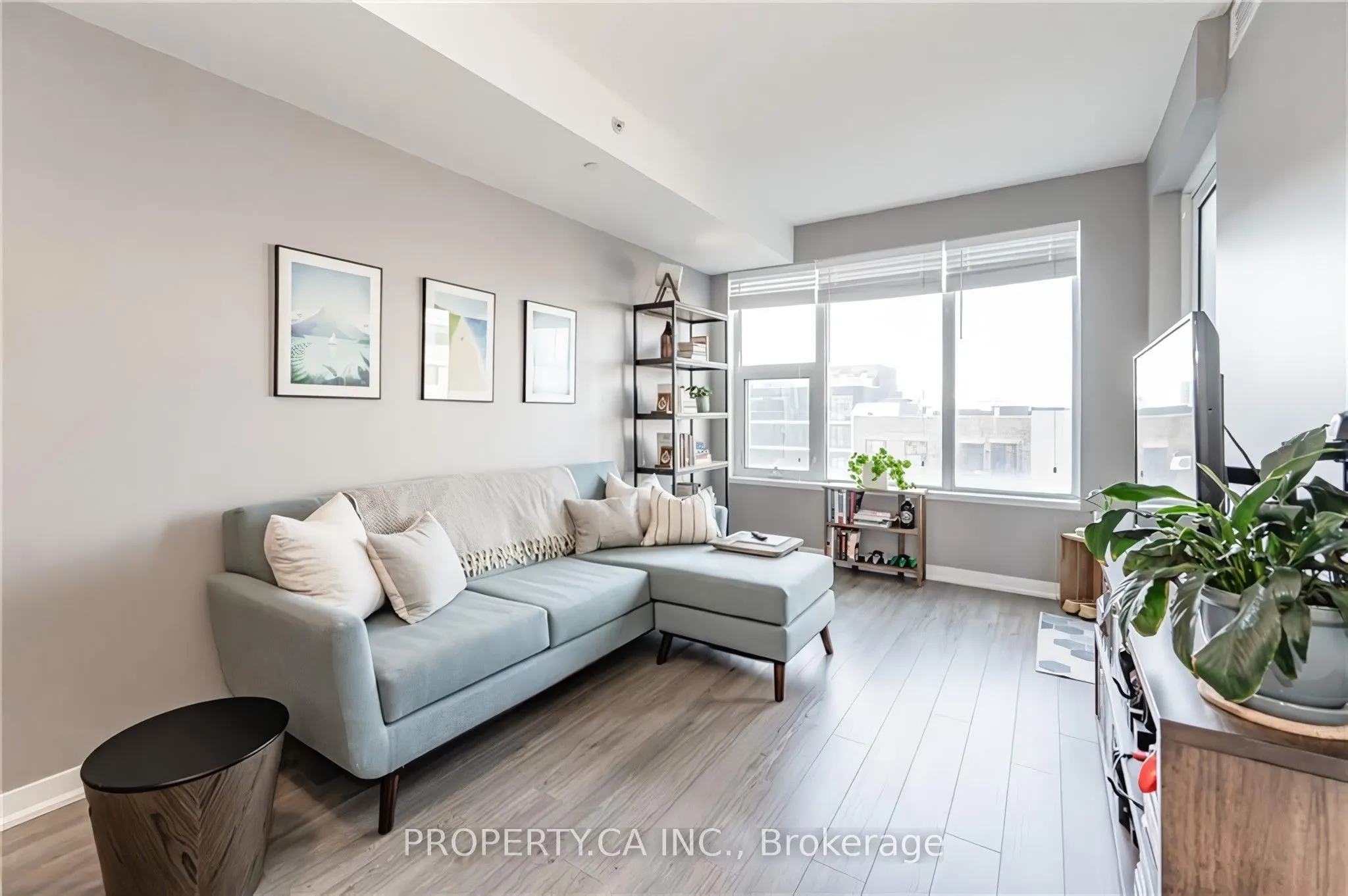 85 Duke Street W #409