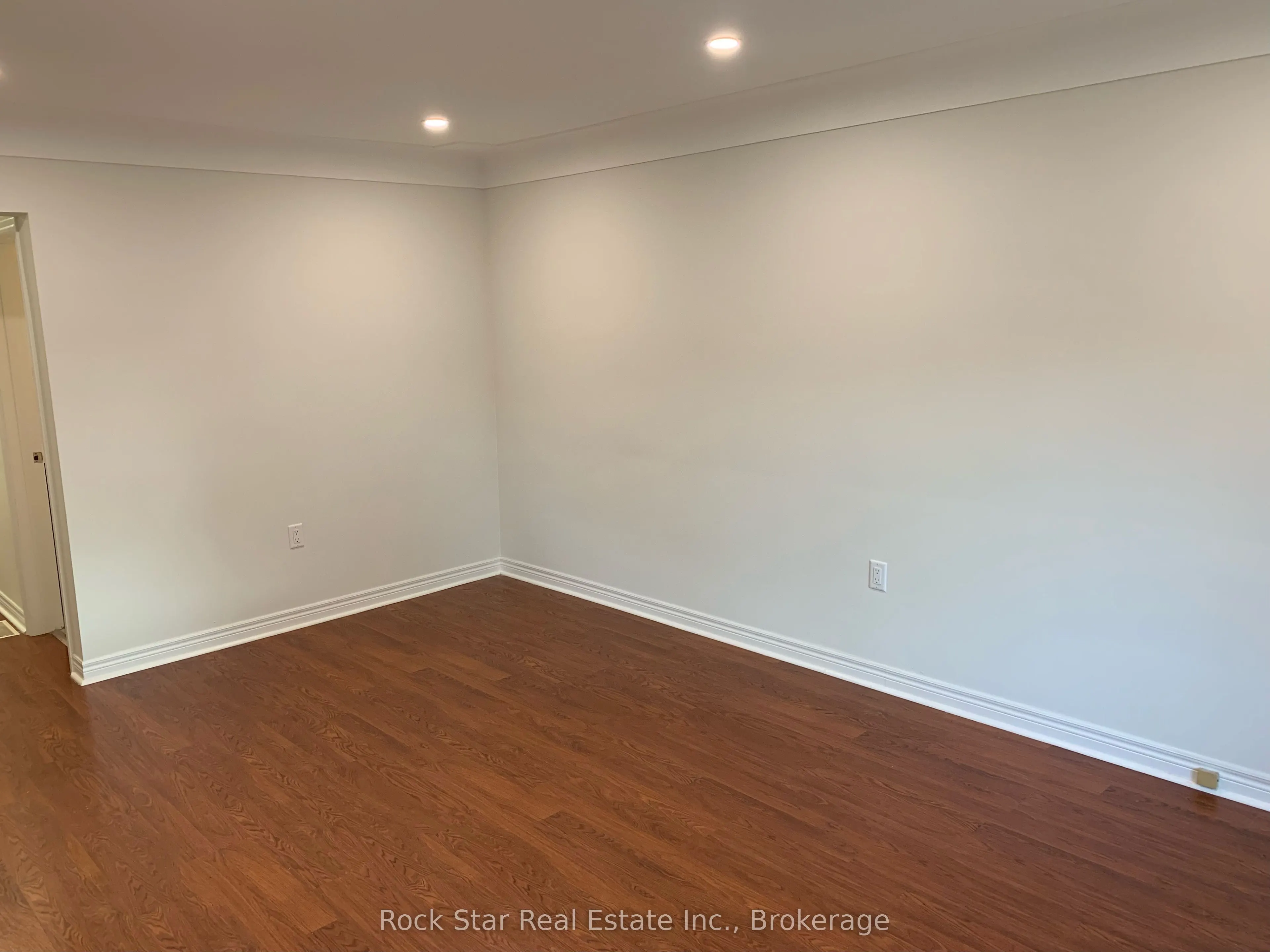 10 Viceroy Court #Upper