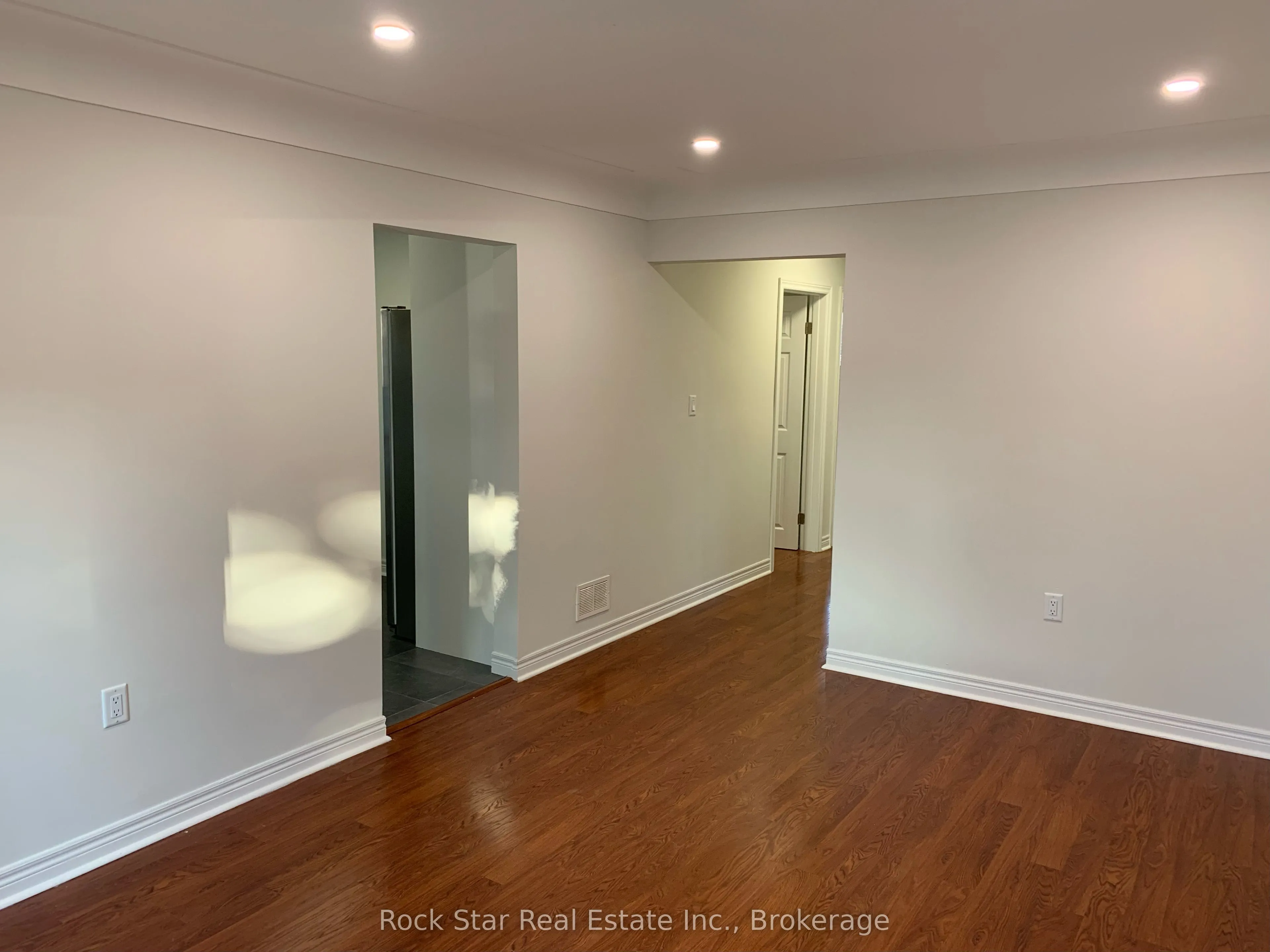 10 Viceroy Court #Upper