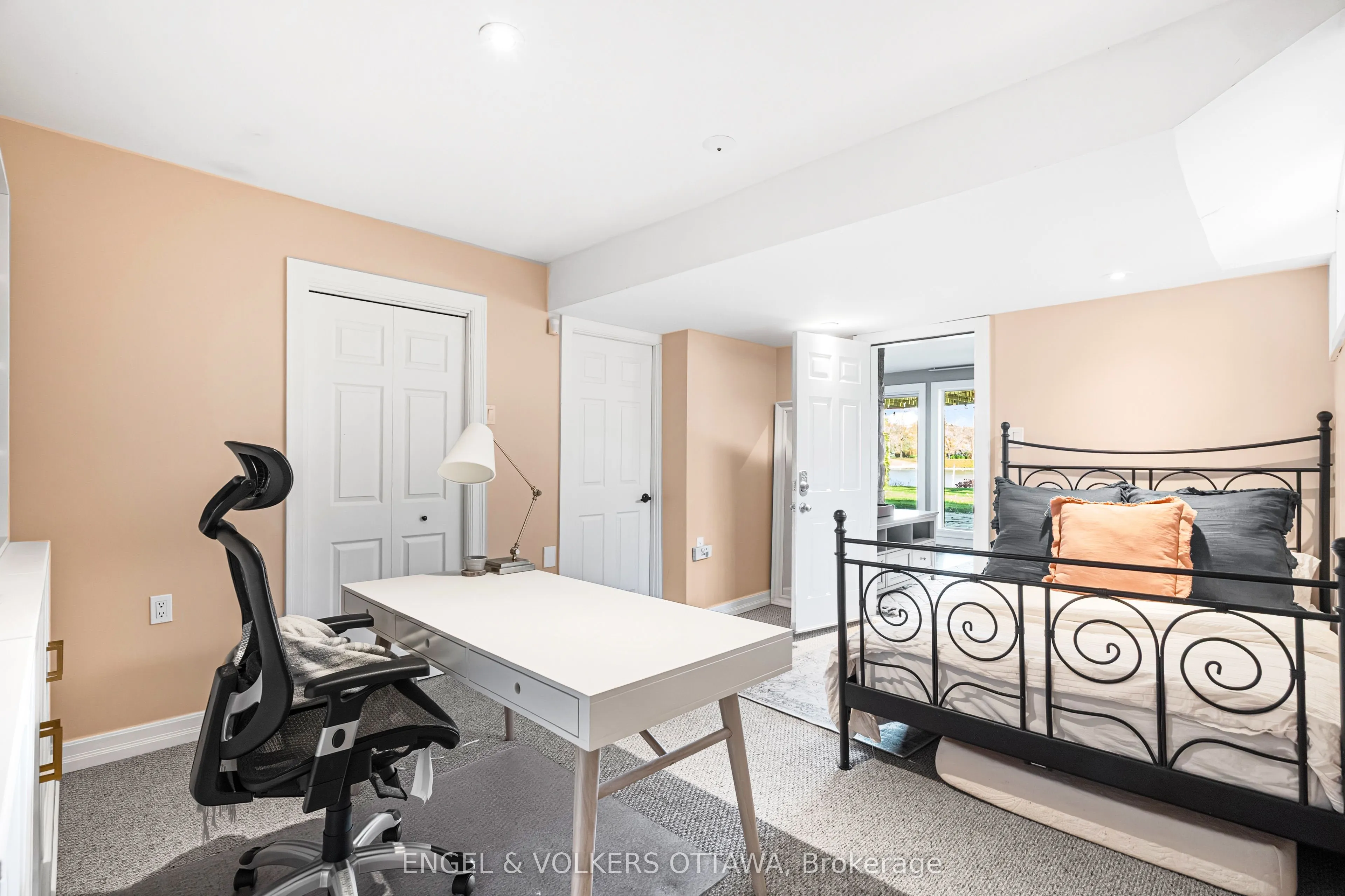 1073 Island View Drive