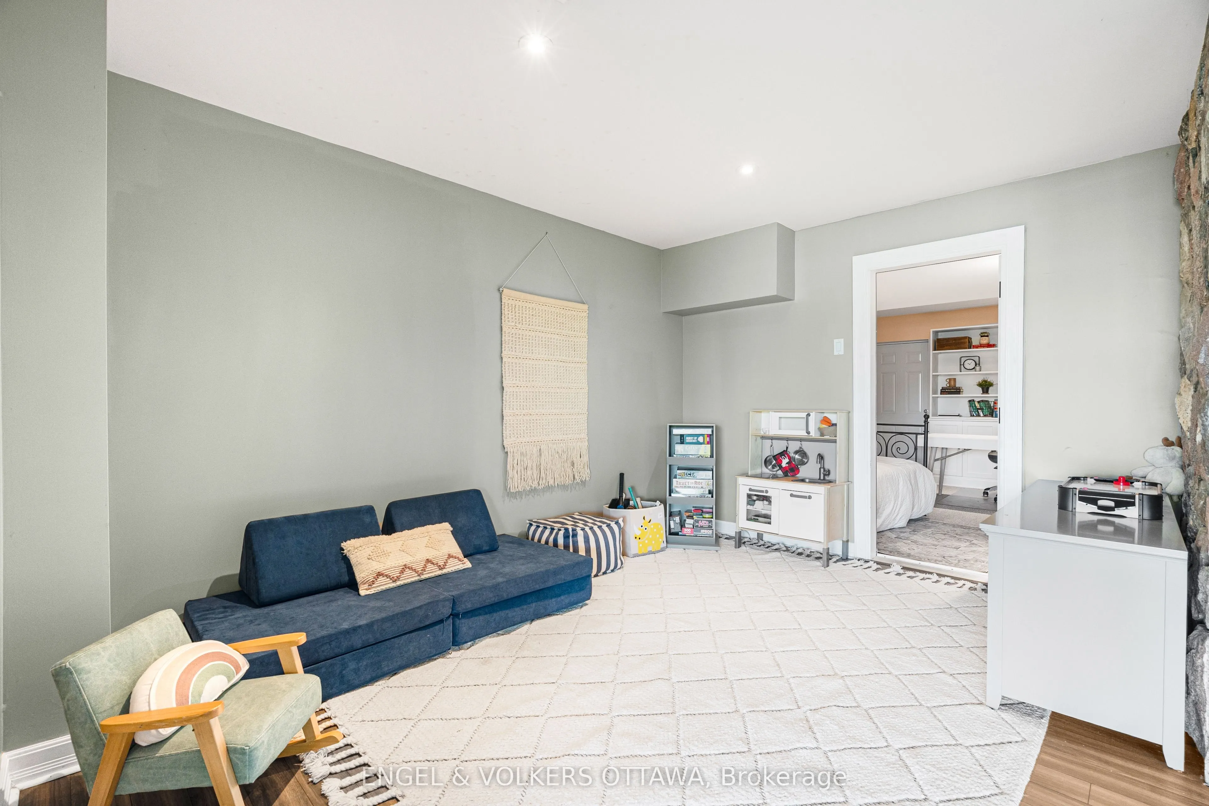 1073 Island View Drive