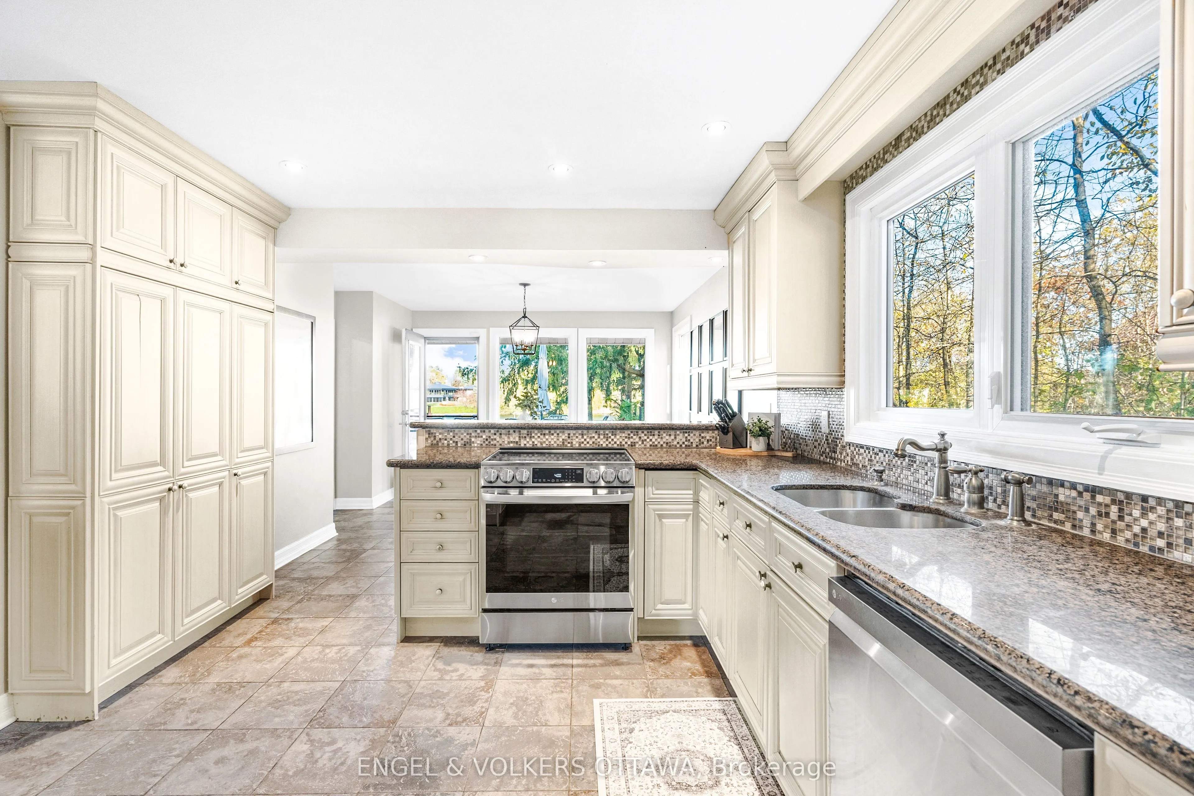 1073 Island View Drive