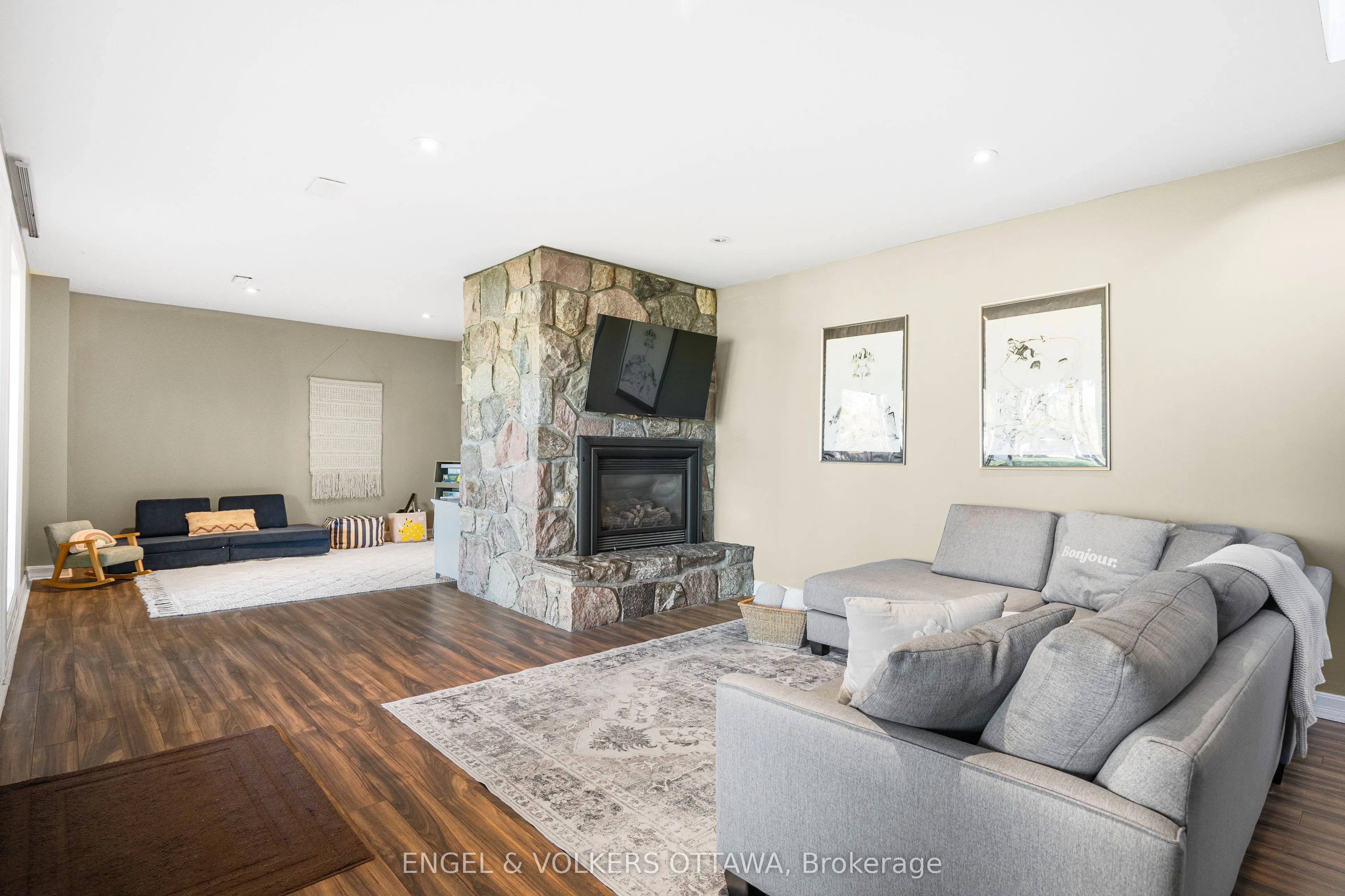 1073 Island View Drive