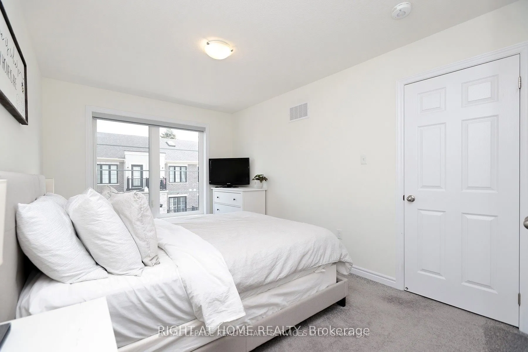 383 Dundas Street E #40