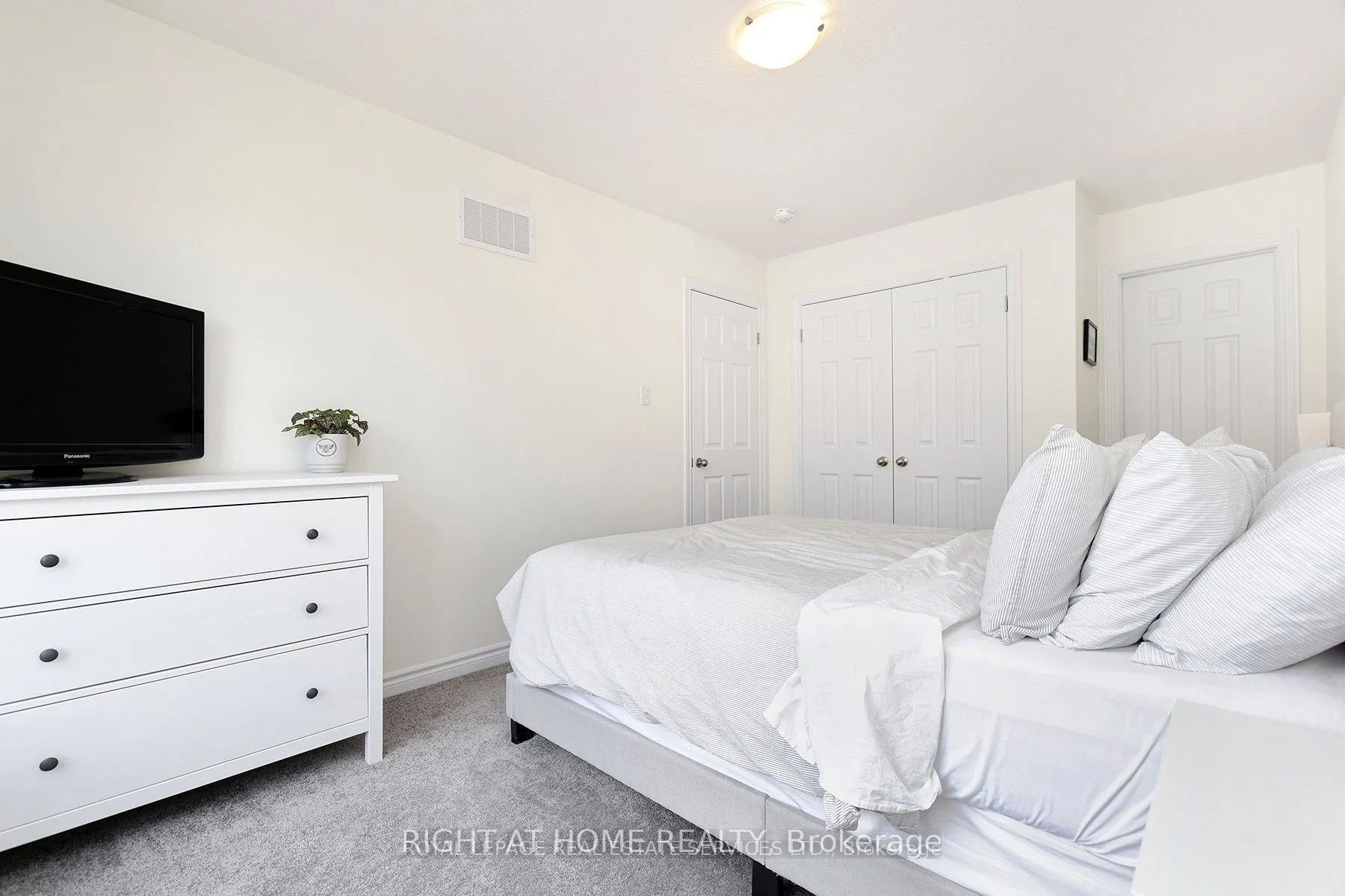 383 Dundas Street E #40