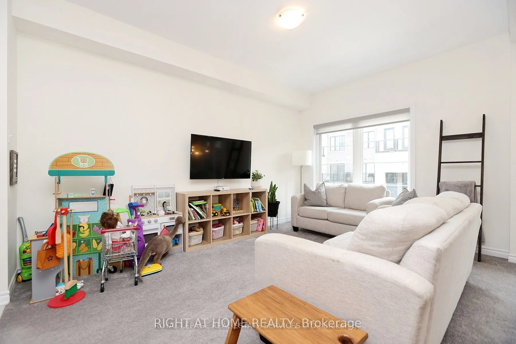383 Dundas Street E #40
