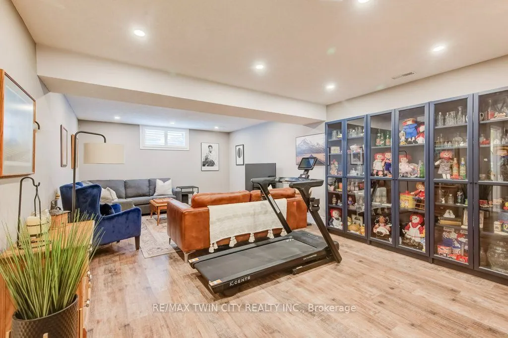 27 Coral Gables Crescent