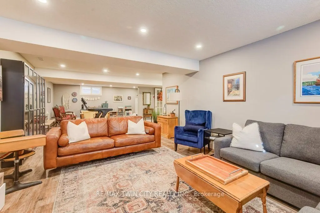 27 Coral Gables Crescent