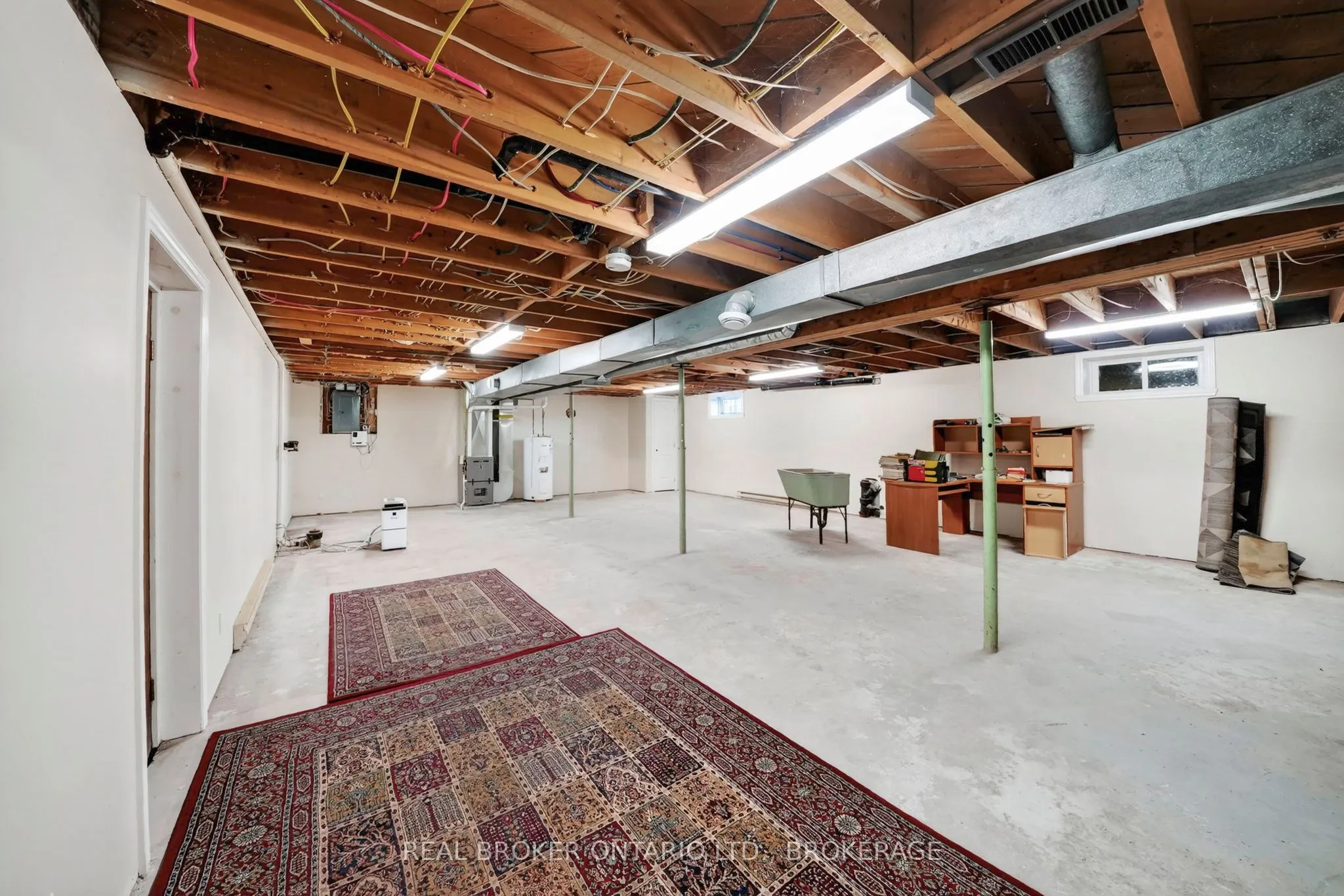 85 Victoria Street W