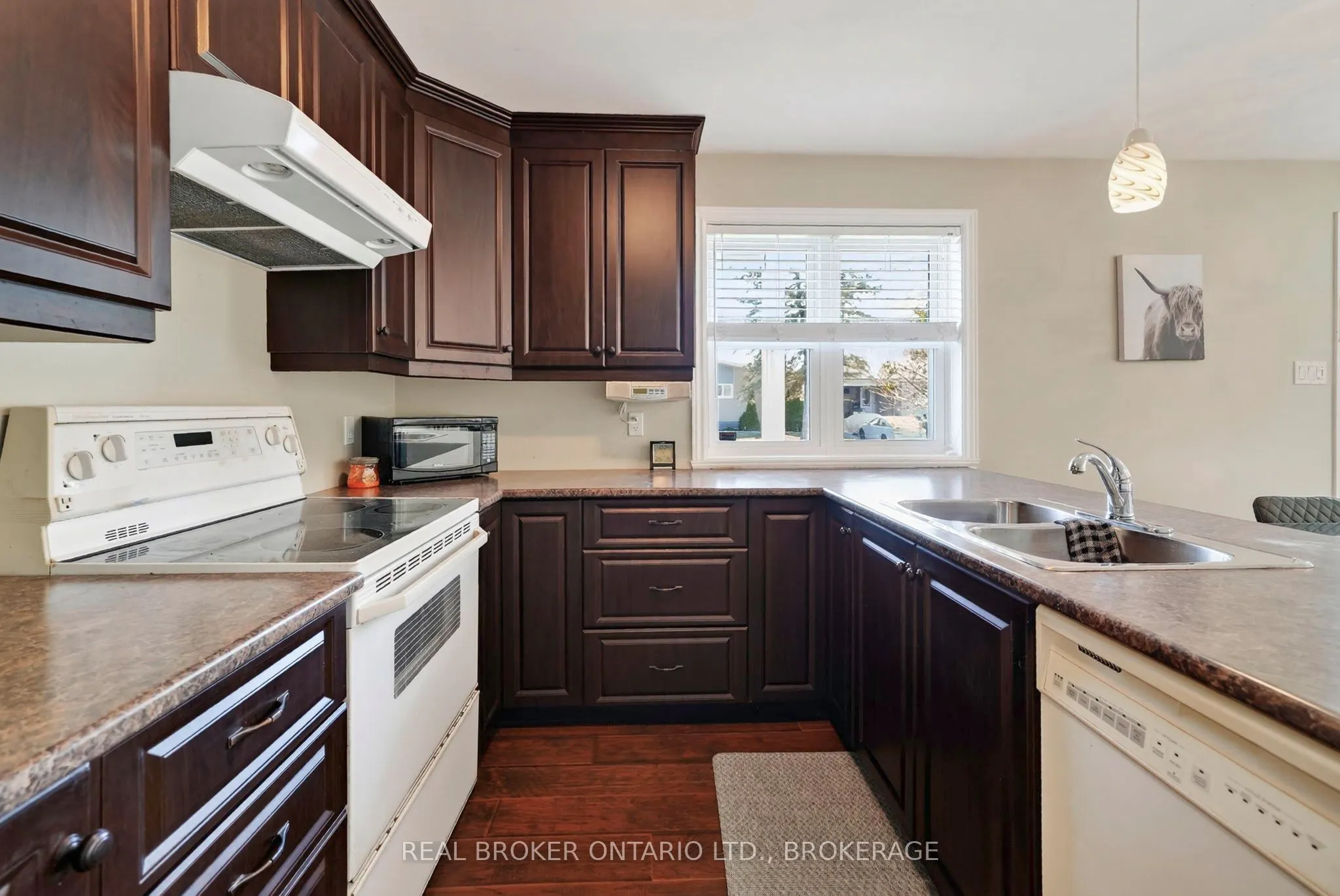 85 Victoria Street W