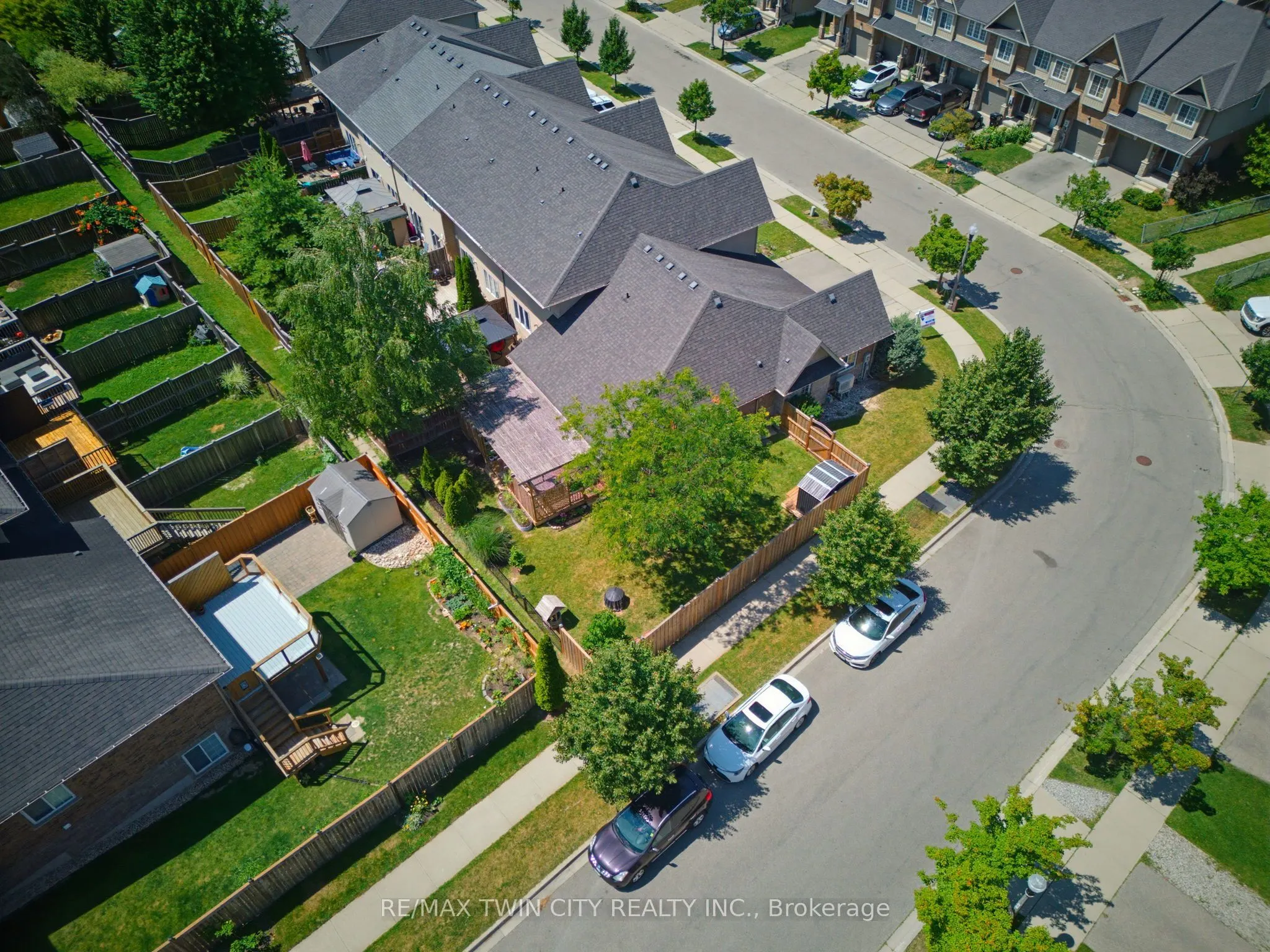 934 Zeller Crescent