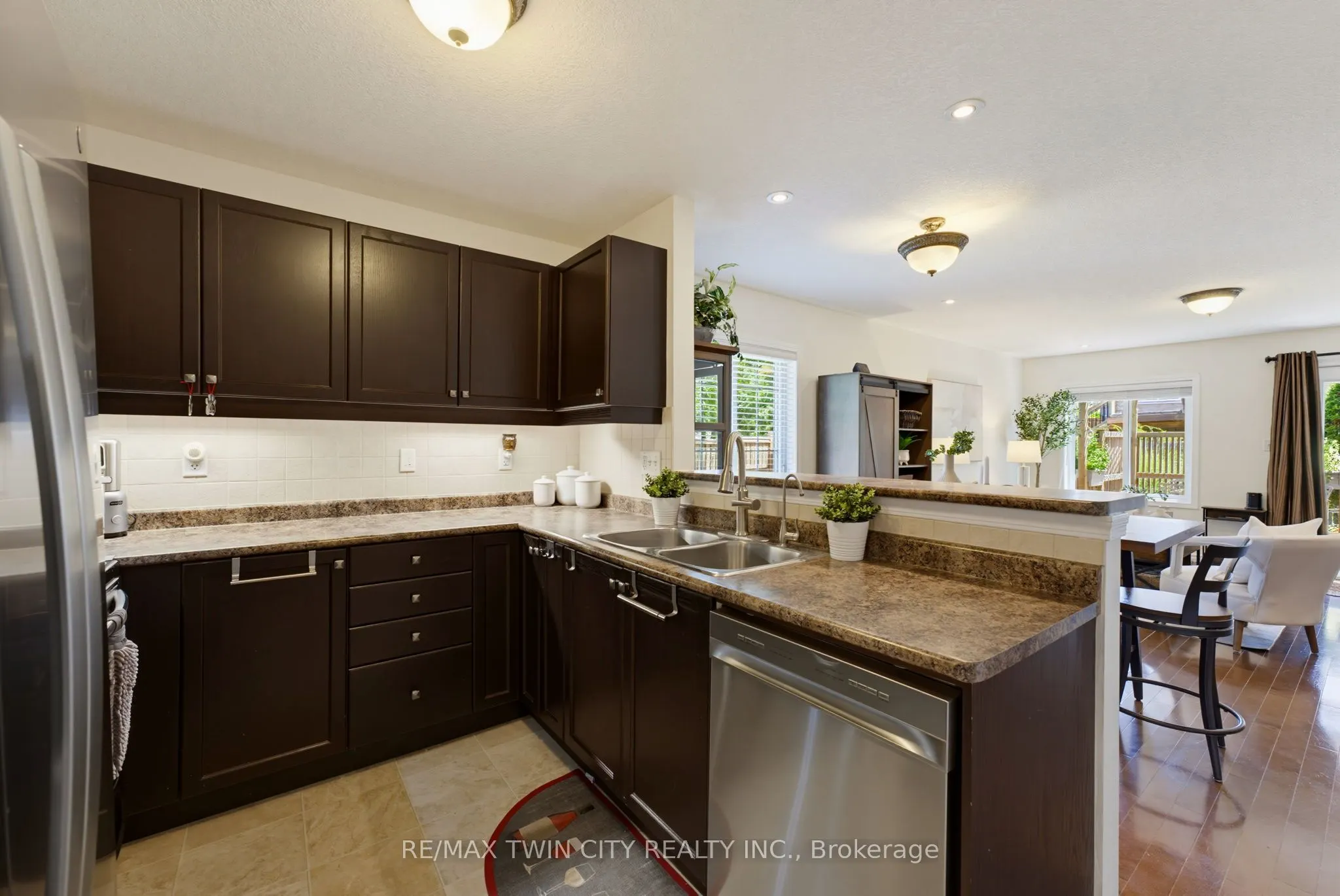 934 Zeller Crescent