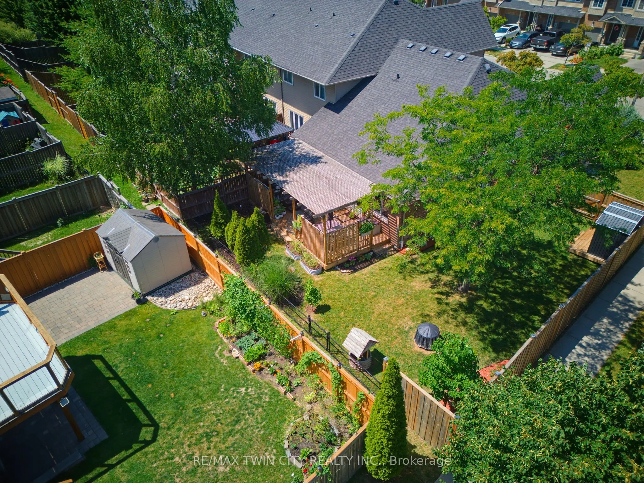 934 Zeller Crescent
