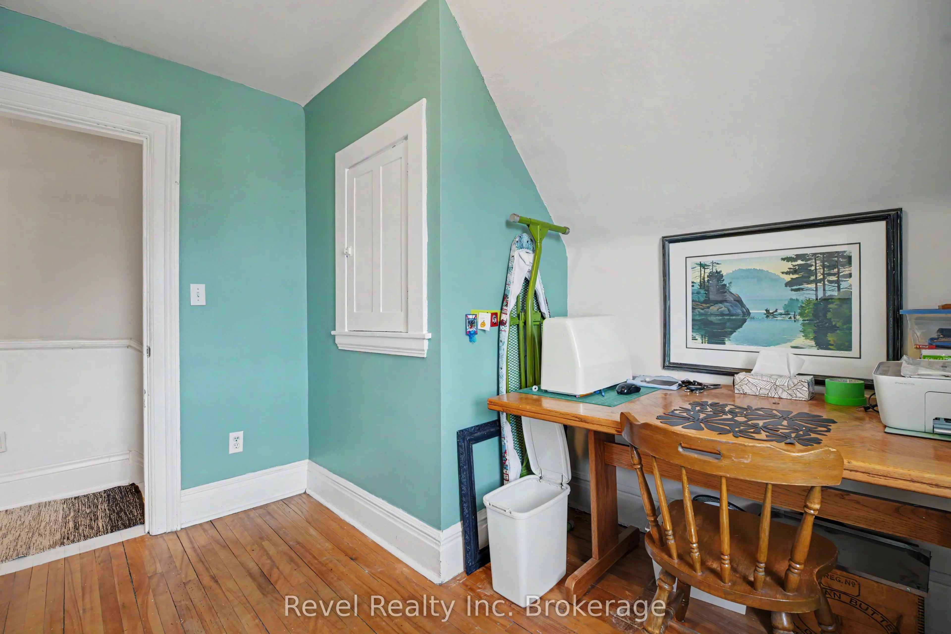 220 First Avenue E
