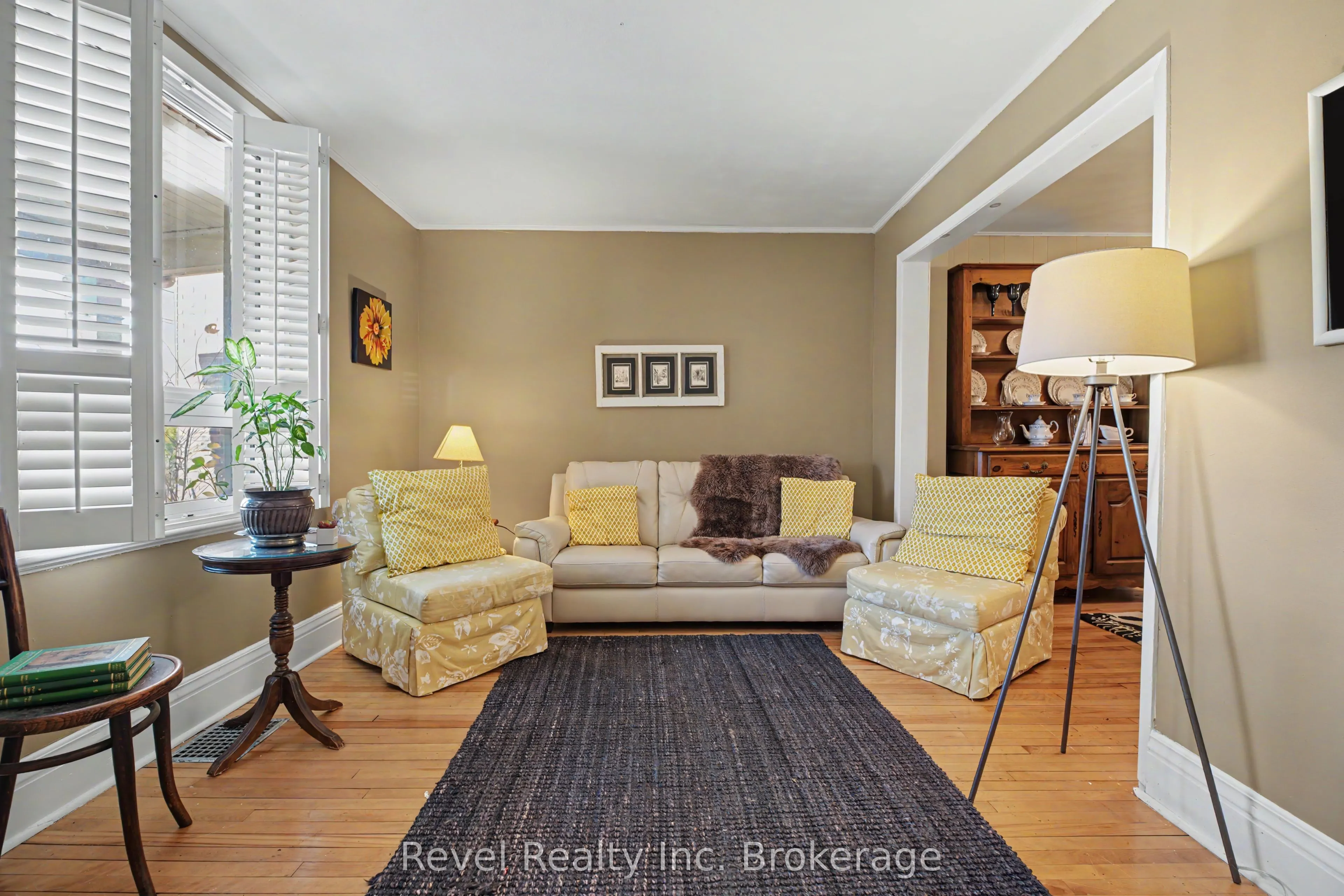 220 First Avenue E