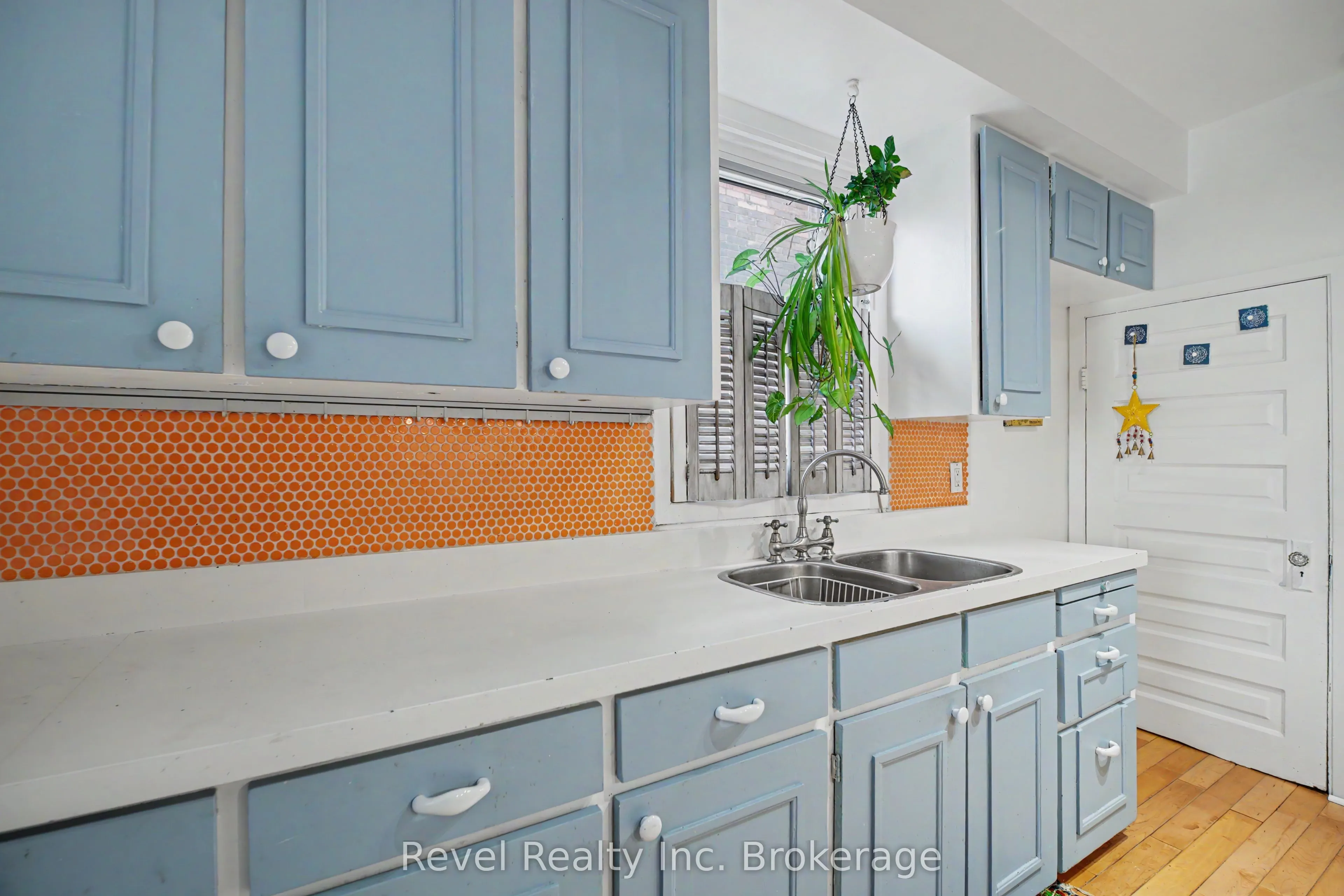 220 First Avenue E