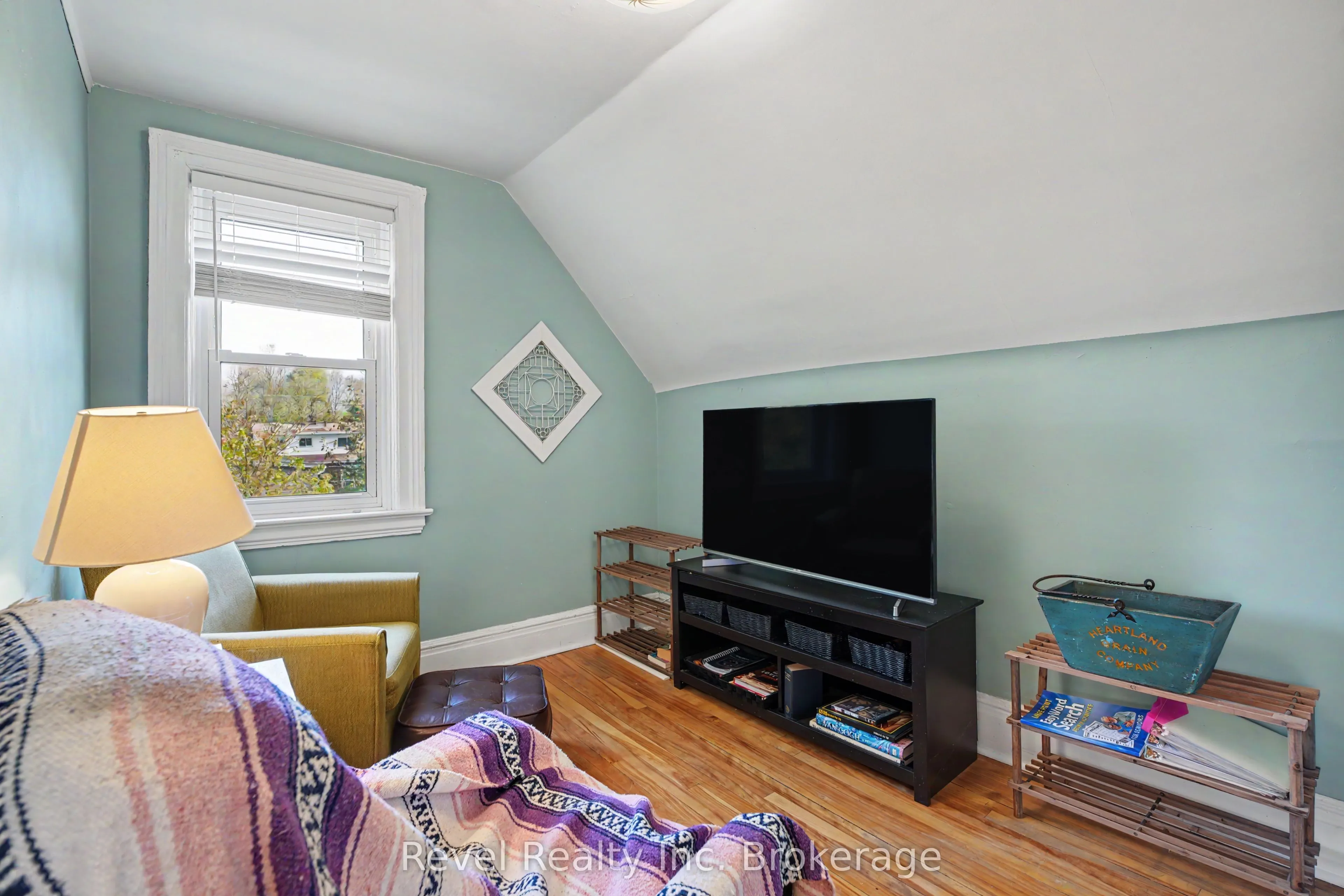 220 First Avenue E