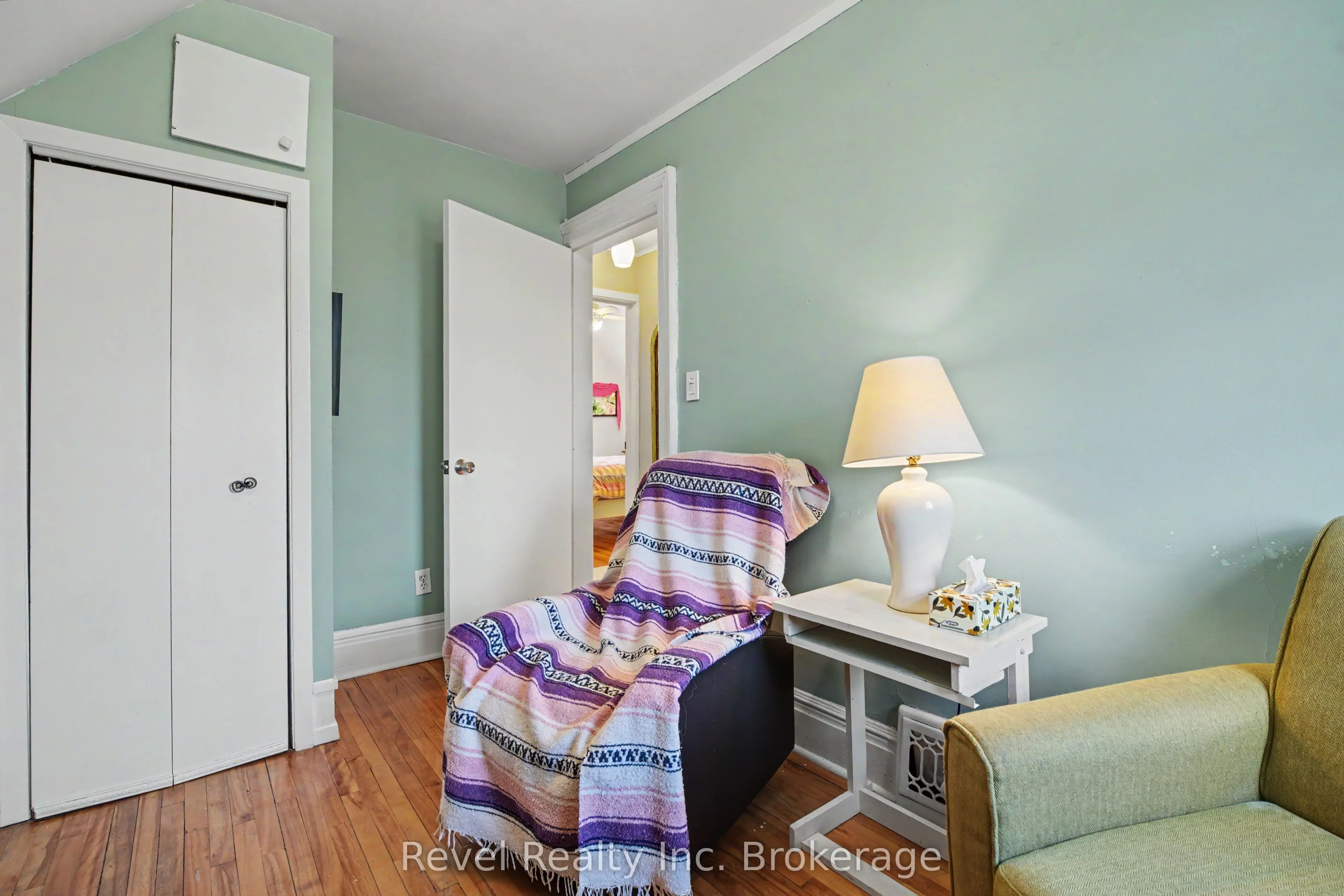 220 First Avenue E