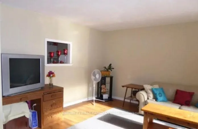 90 Rosemund Crescent #35