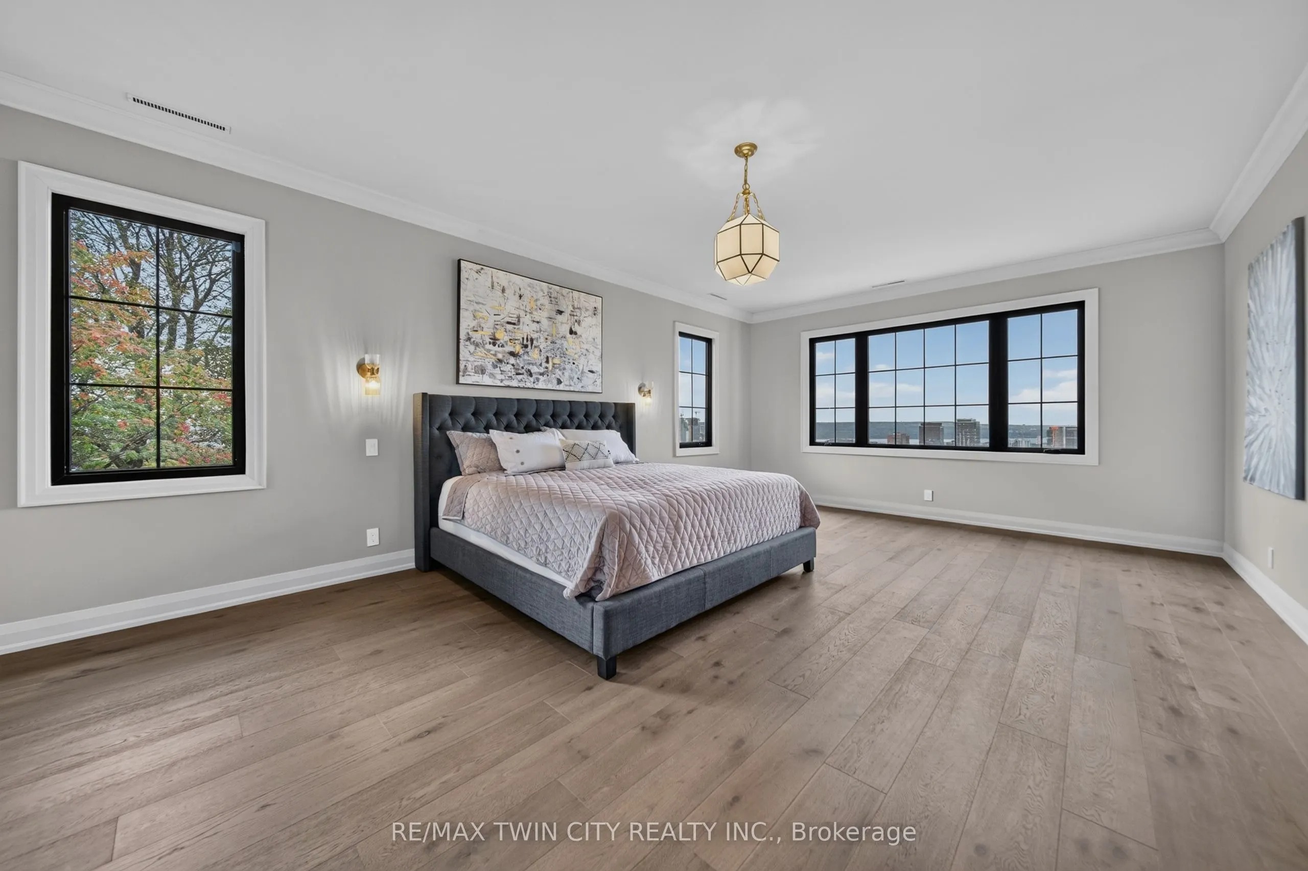 5 Bull's Lane