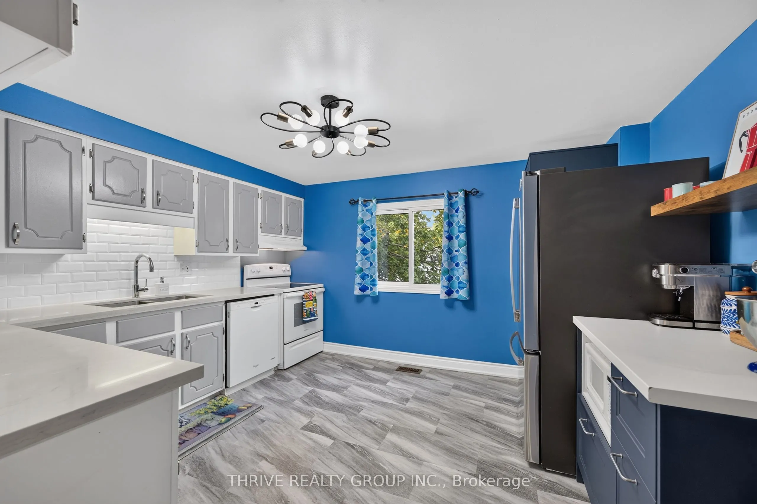 300 Sandringham Crescent #34