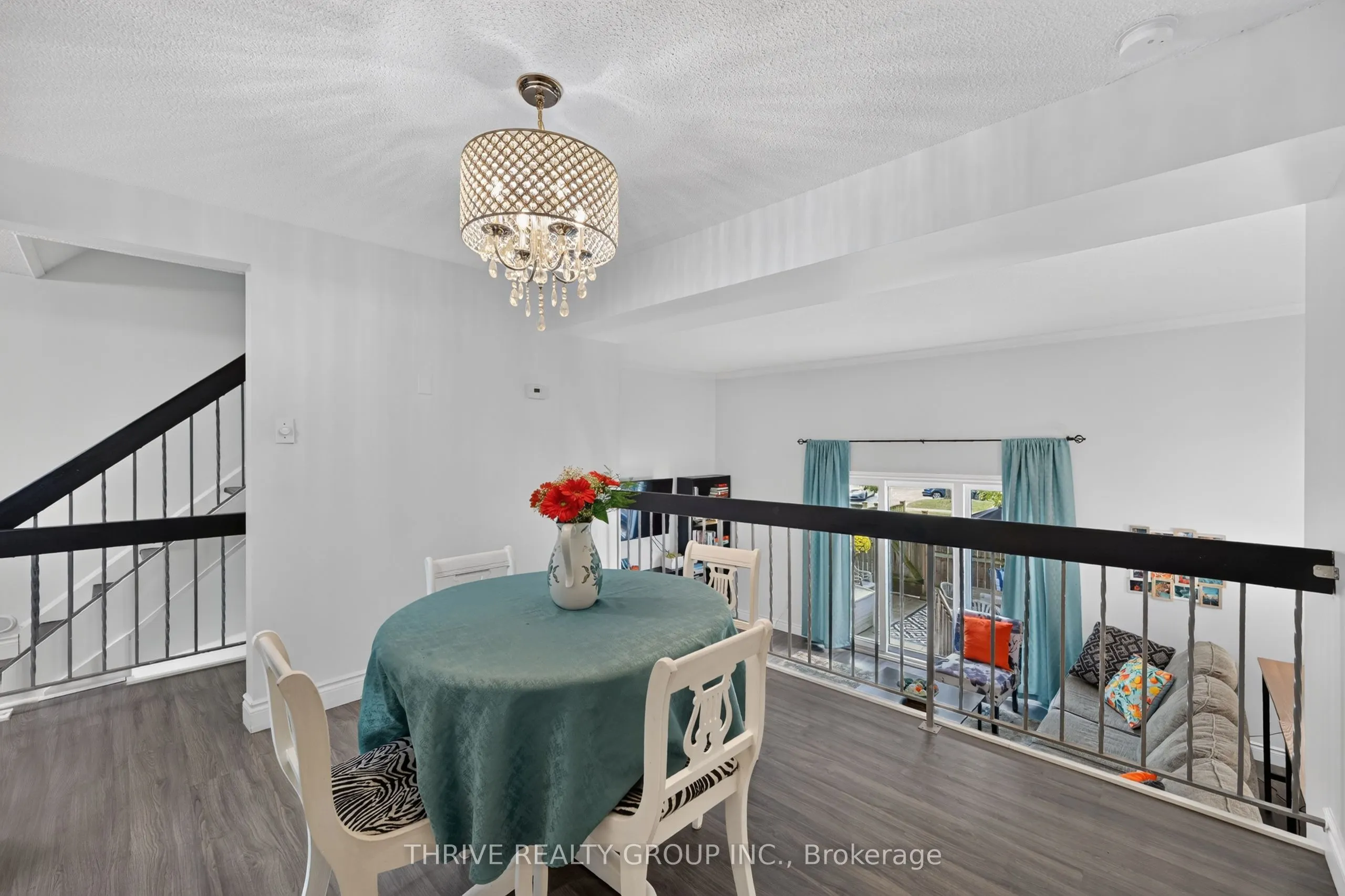 300 Sandringham Crescent #34