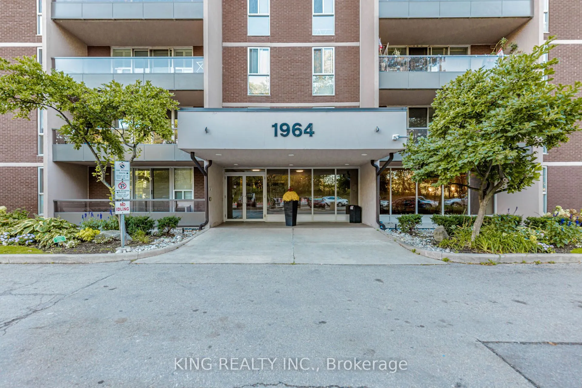 1964 Main Street #407
