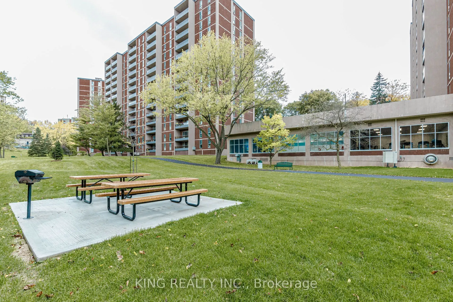 1964 Main Street #407