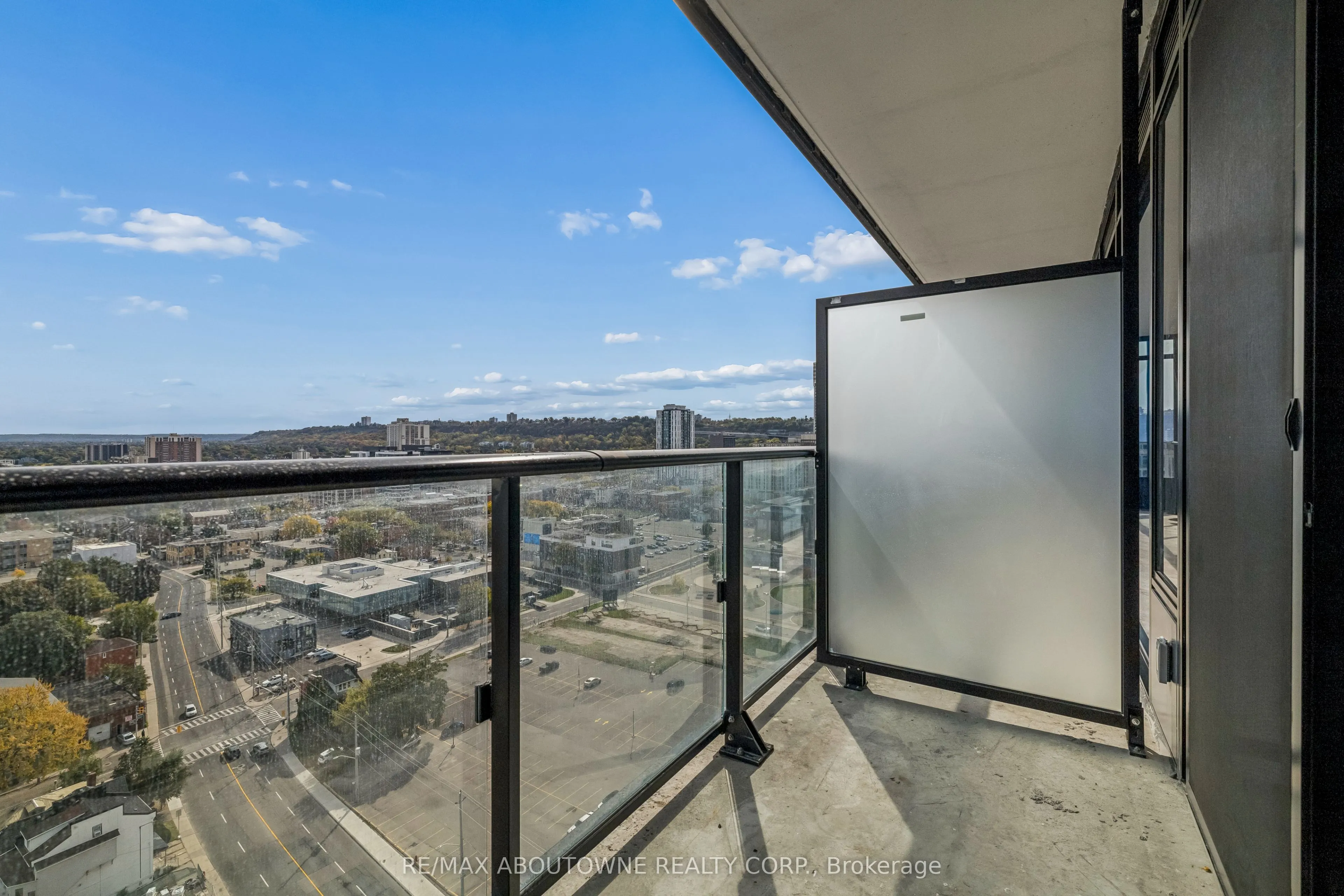 91 John Street N #1802