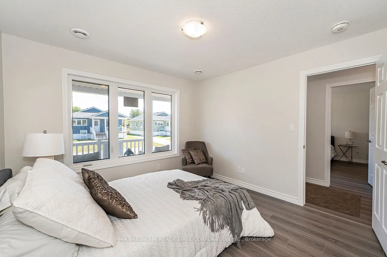 21 Bluffs View Boulevard