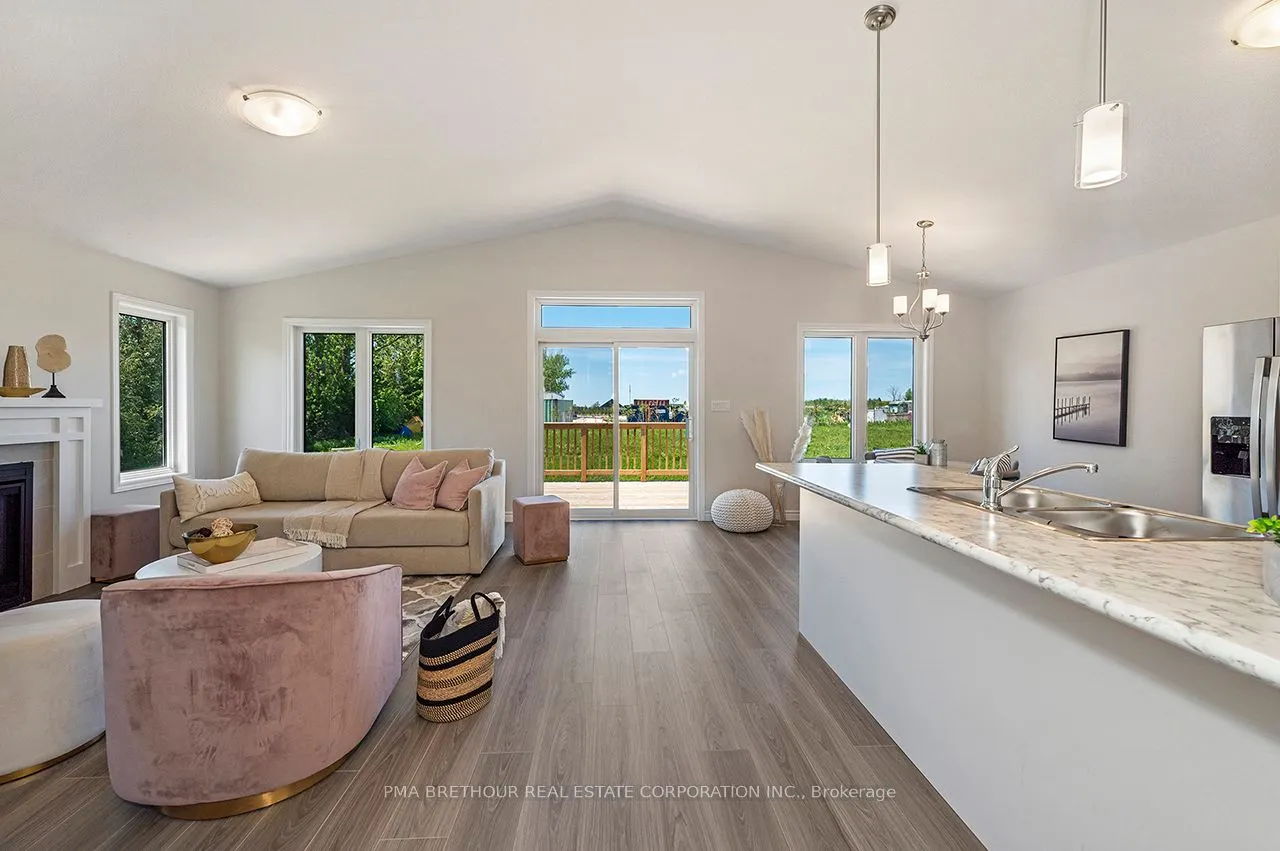 21 Bluffs View Boulevard