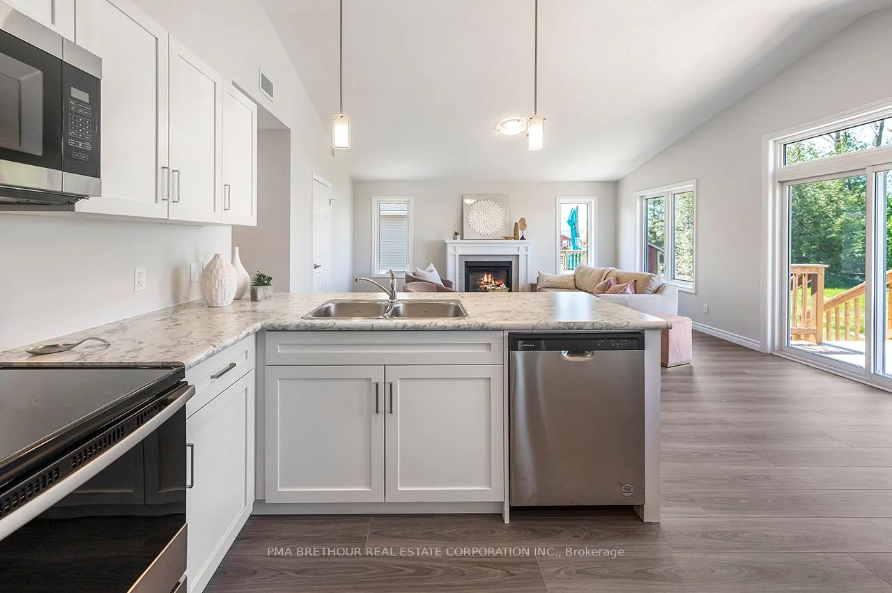 21 Bluffs View Boulevard