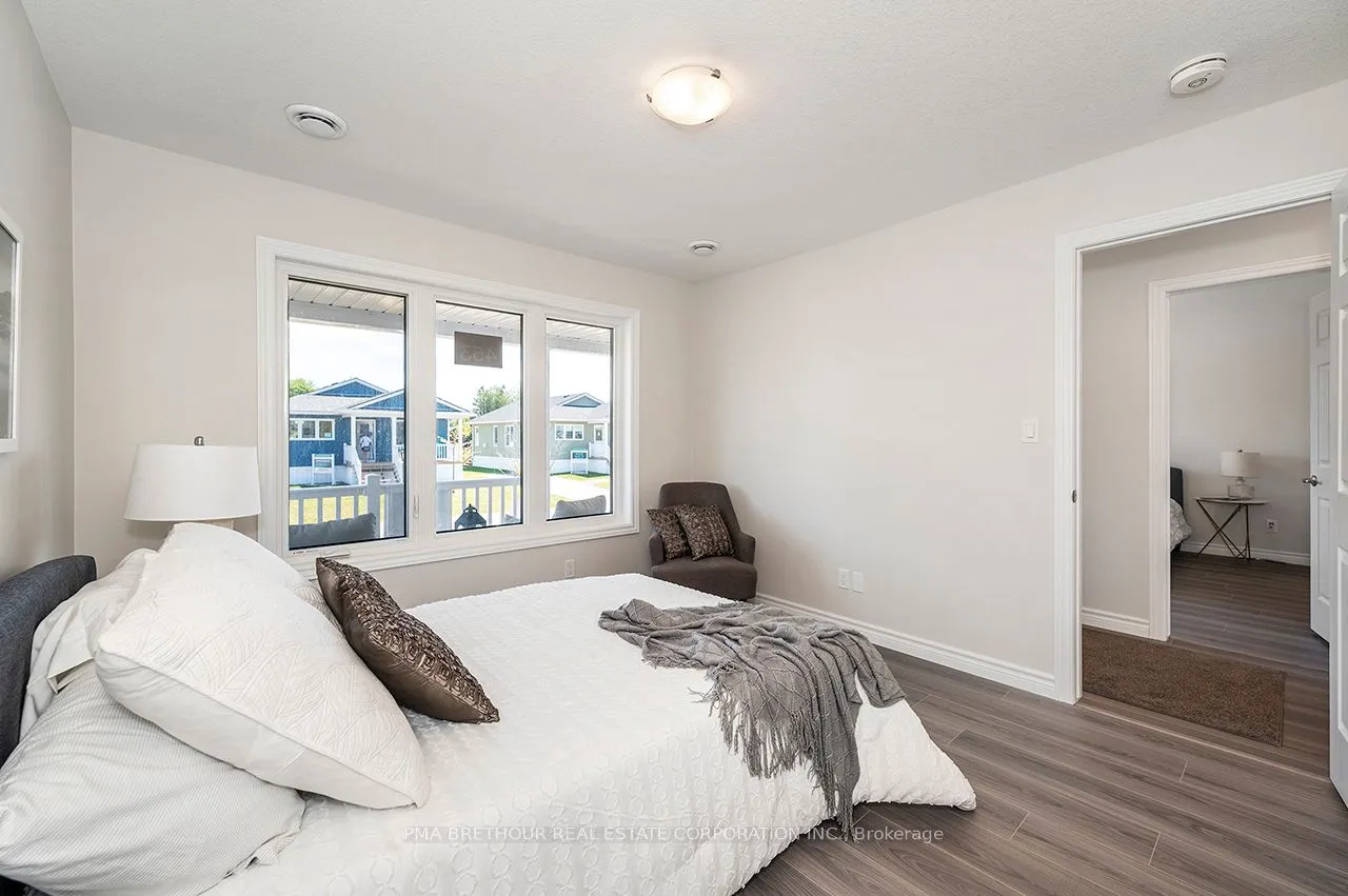 21 Bluffs View Boulevard