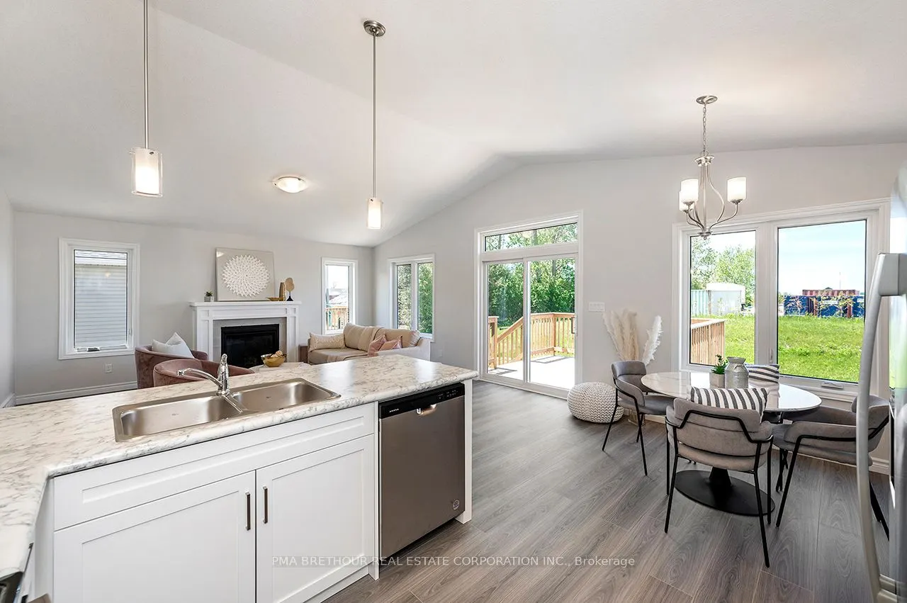 21 Bluffs View Boulevard