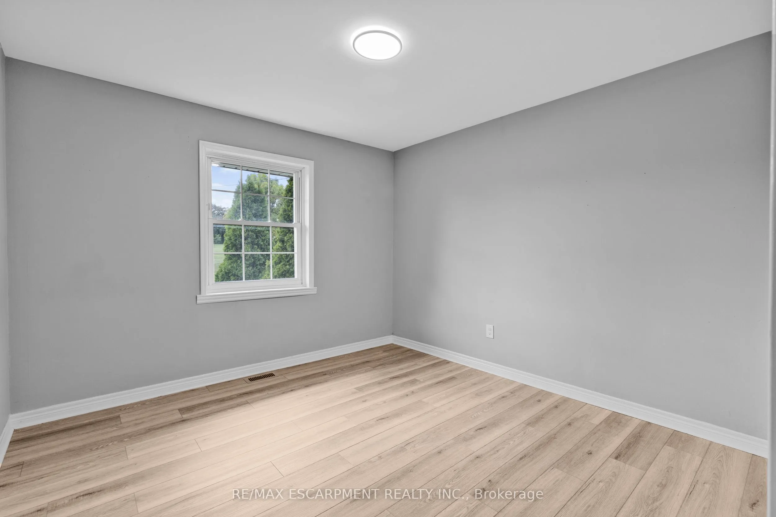 71 Organ Crescent #Main