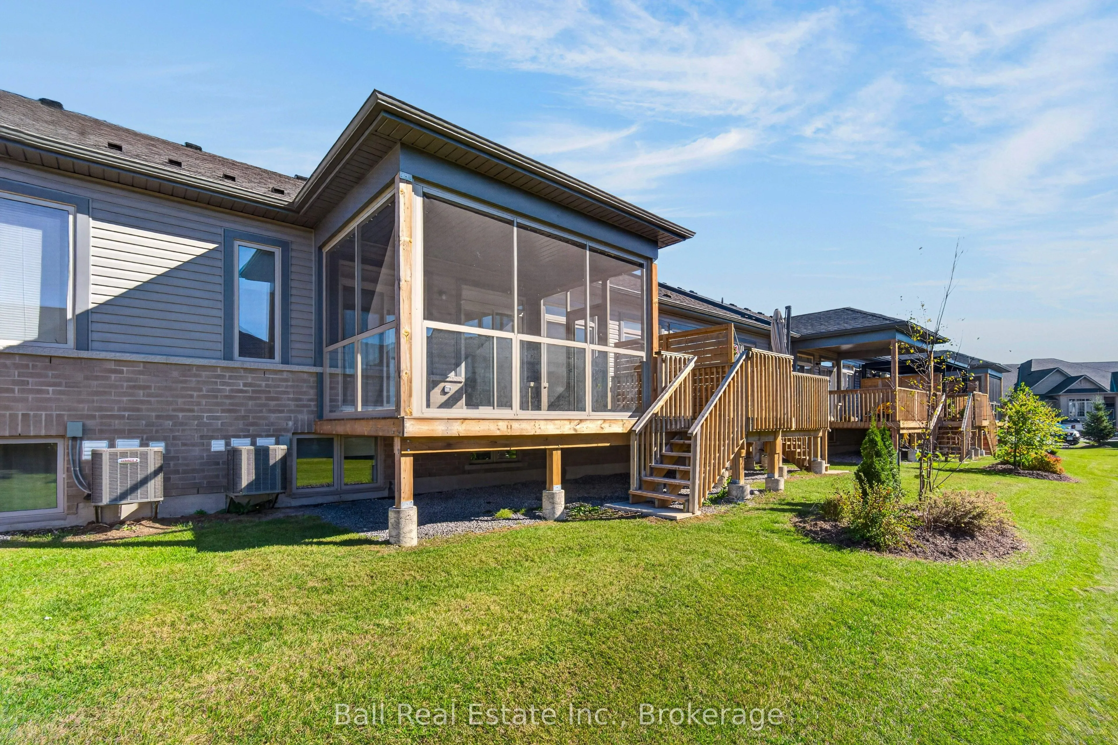 17 Lakewood Crescent #26