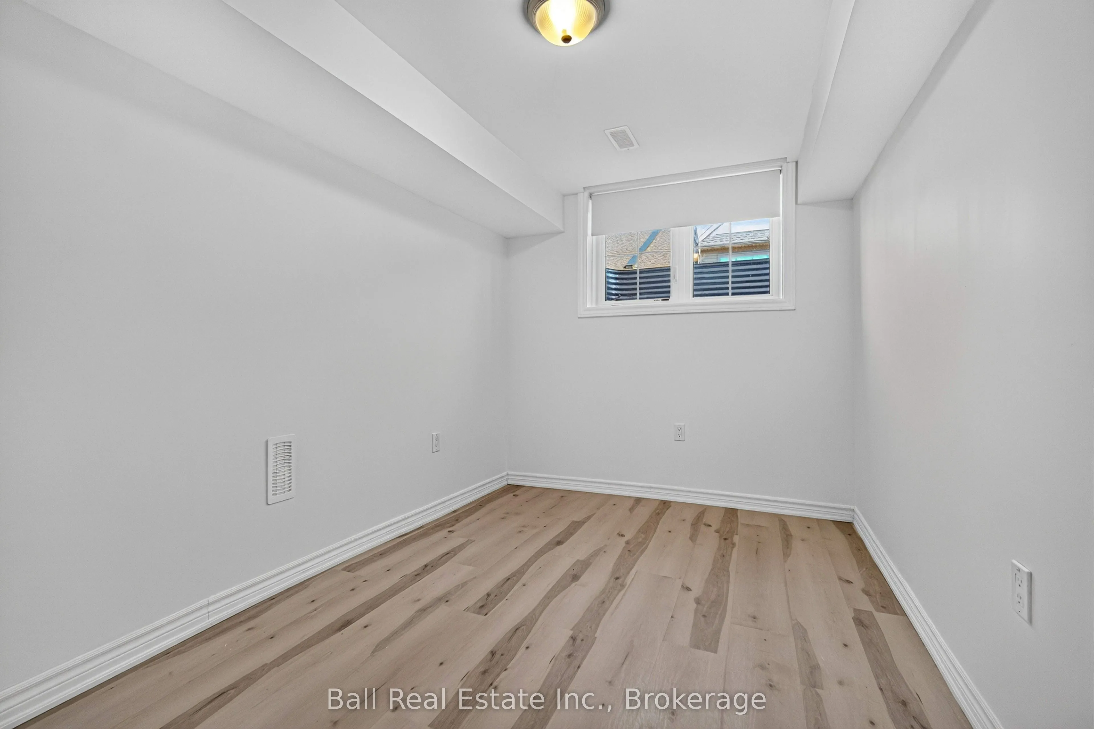 17 Lakewood Crescent #26