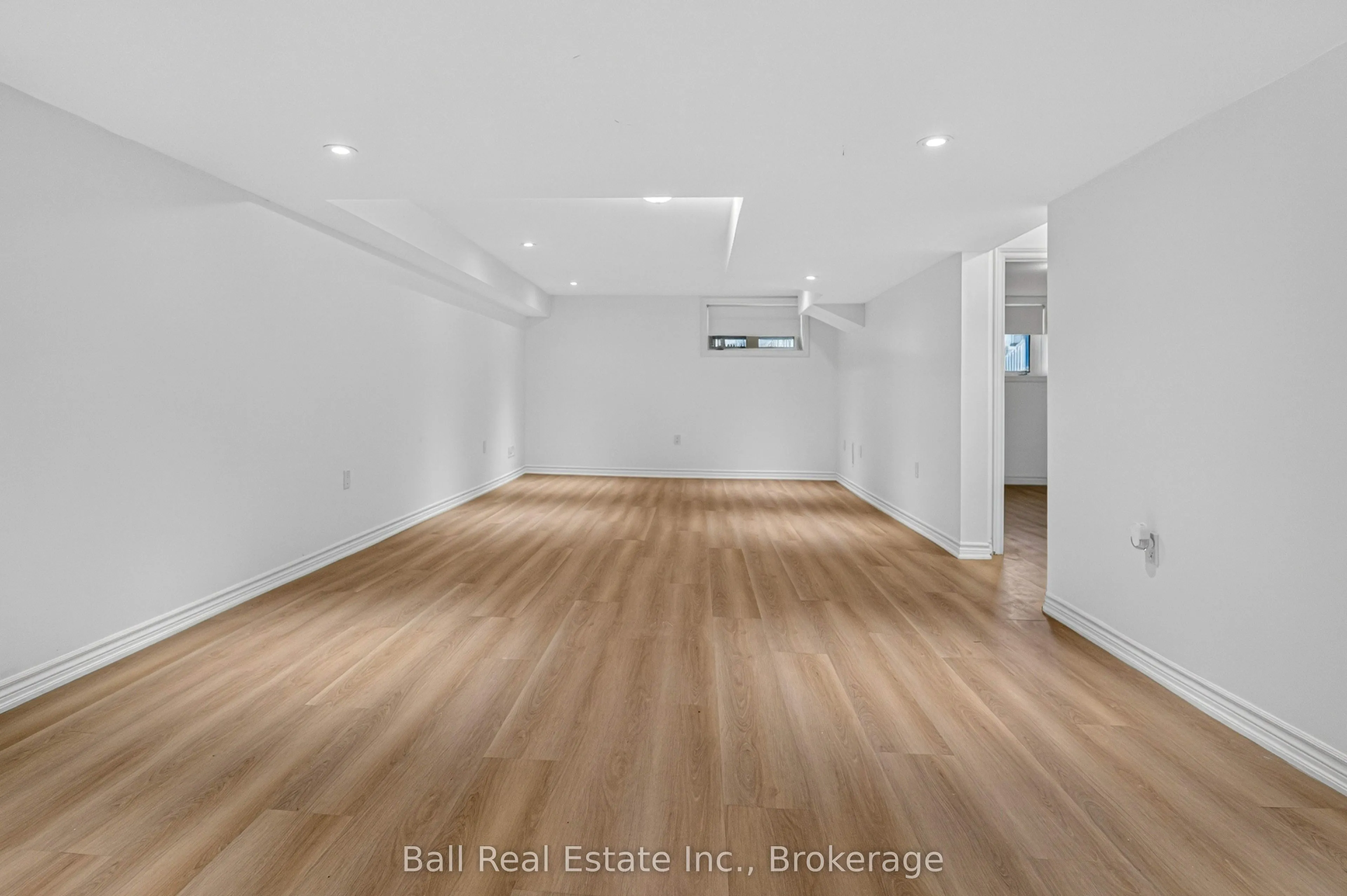 17 Lakewood Crescent #26
