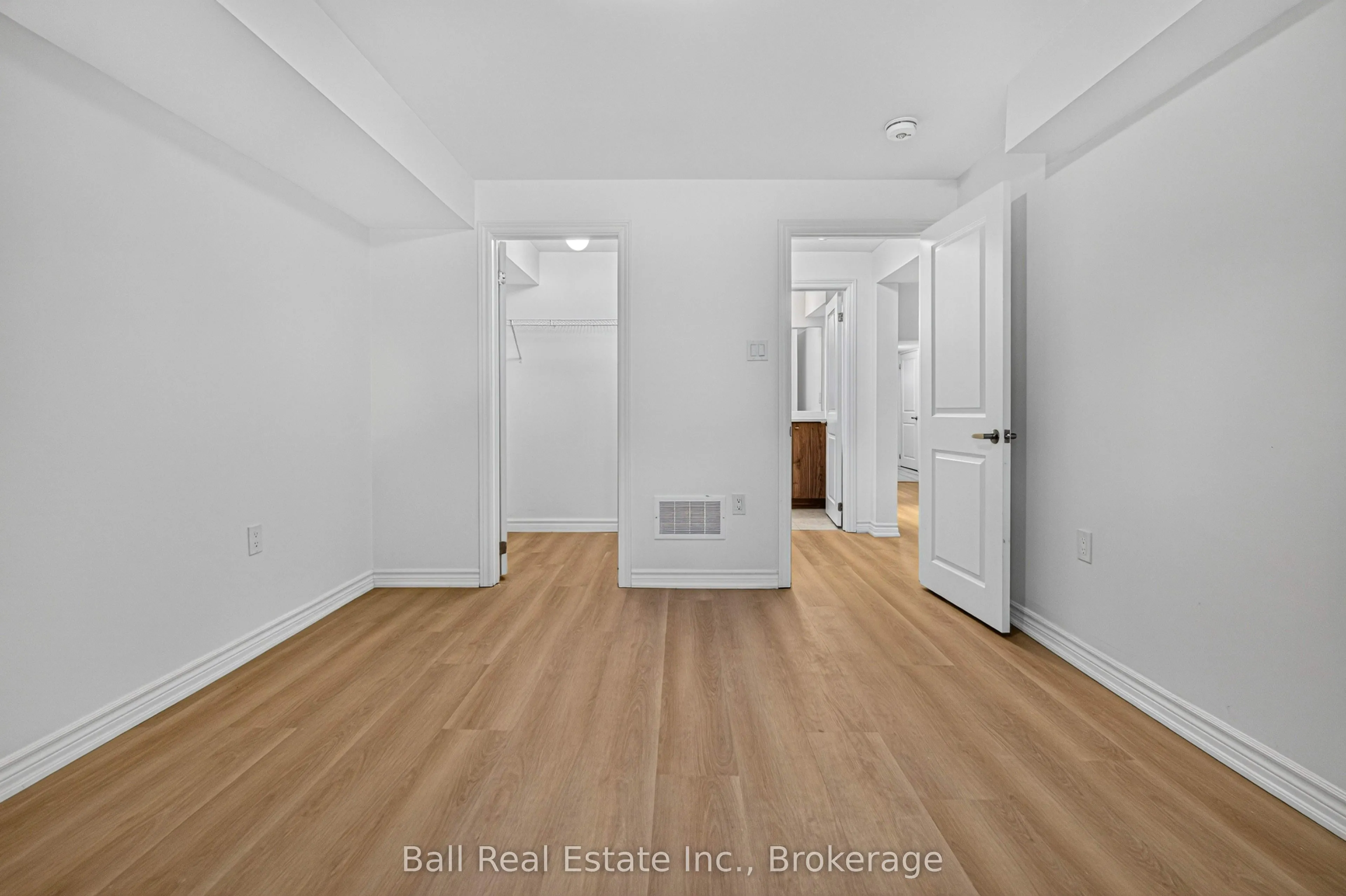17 Lakewood Crescent #26