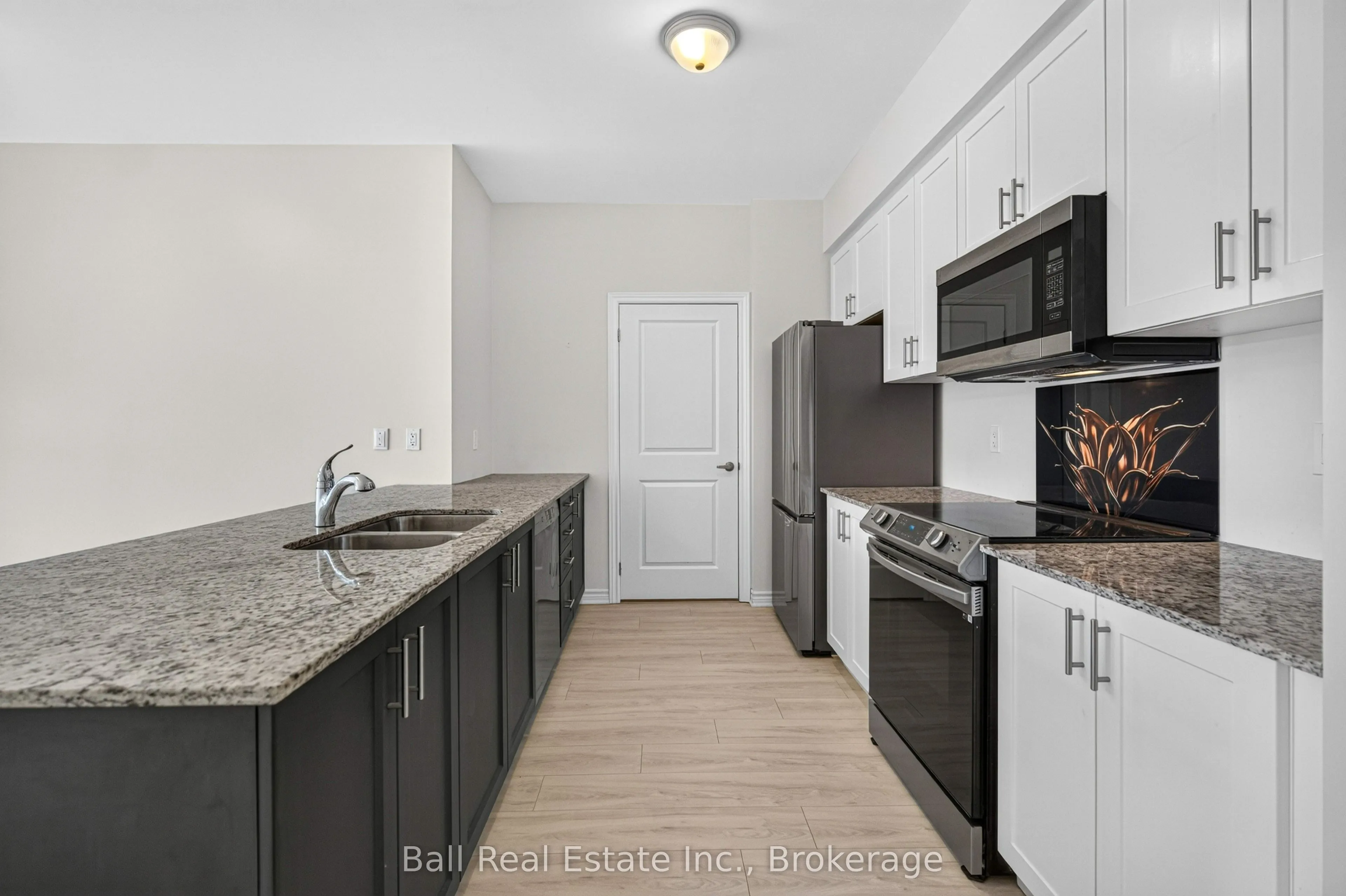 17 Lakewood Crescent #26