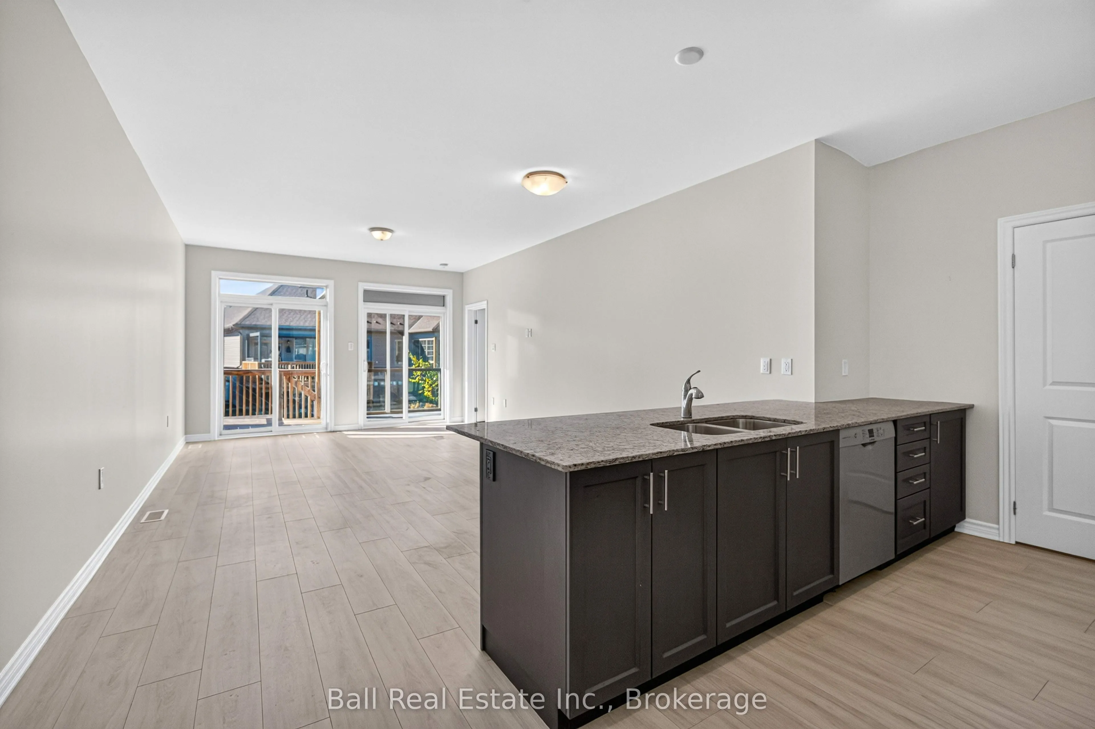 17 Lakewood Crescent #26