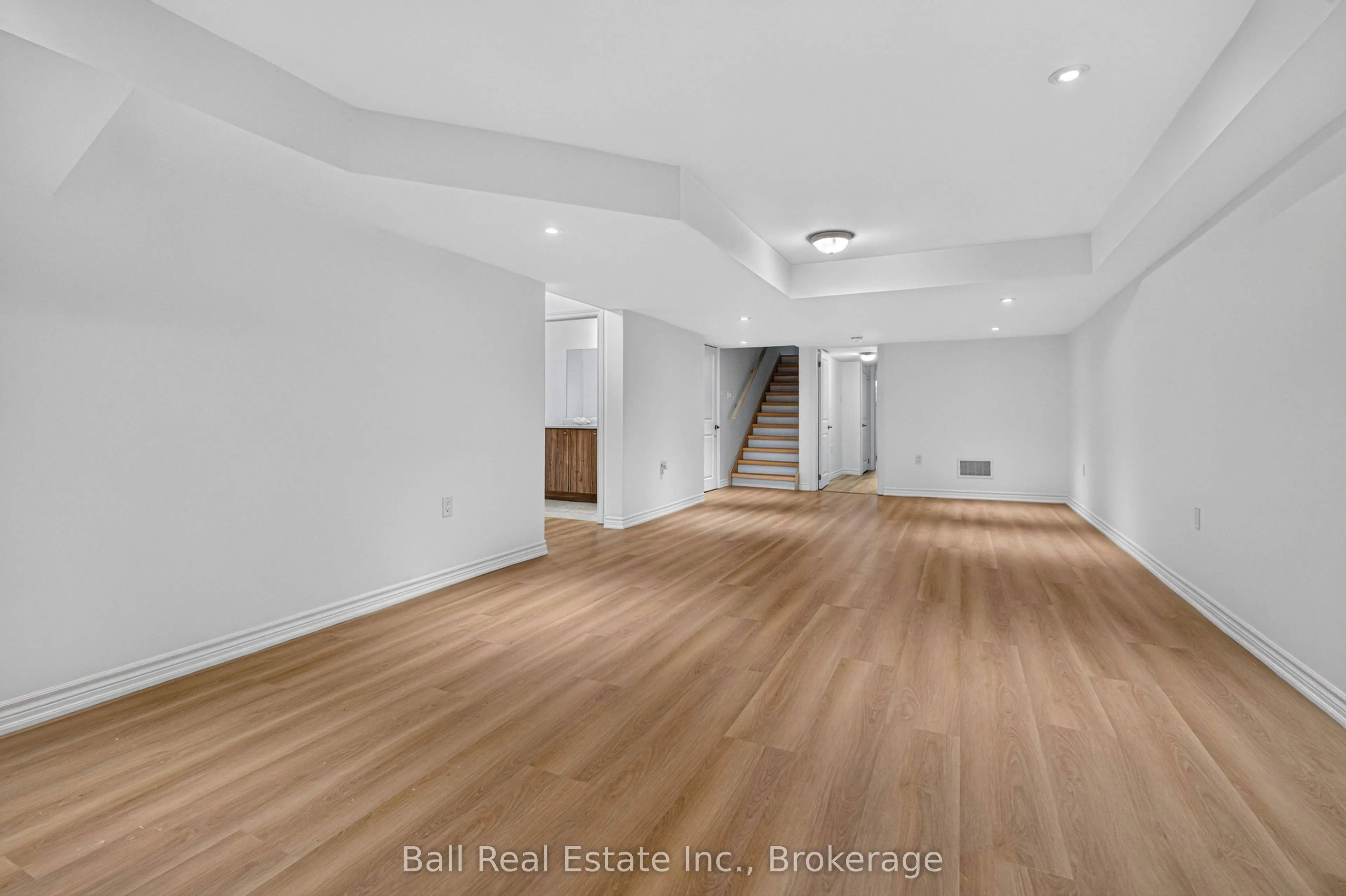 17 Lakewood Crescent #26
