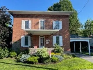 11 Peter Street