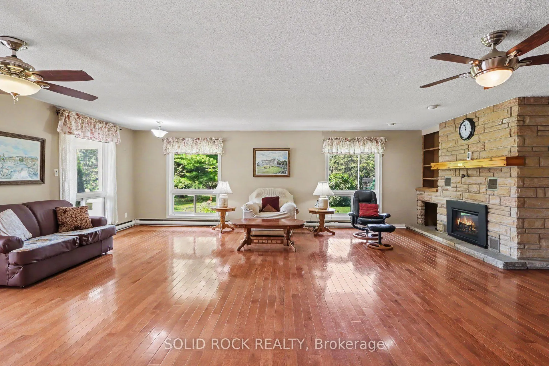 220 Highfield Crescent