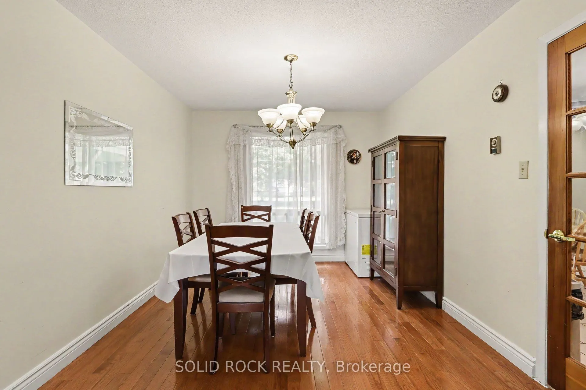 220 Highfield Crescent