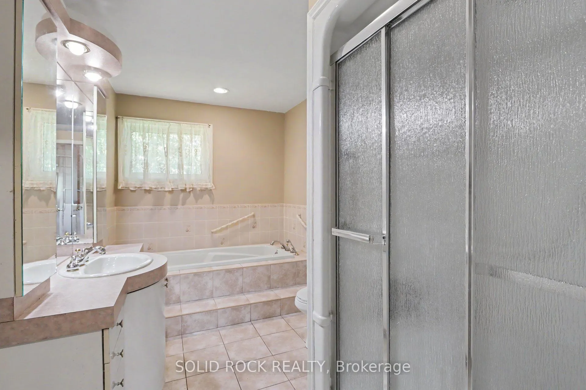 220 Highfield Crescent