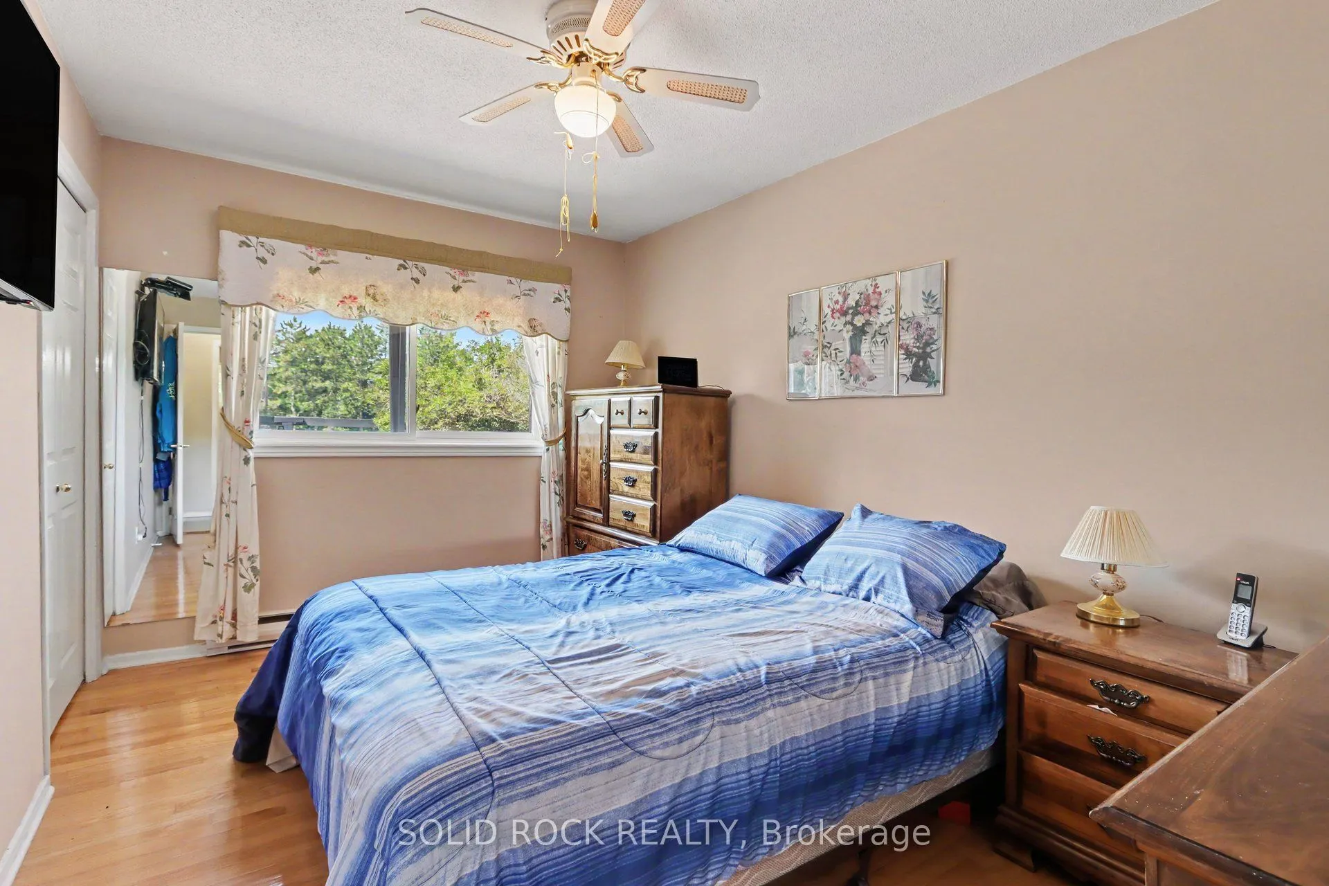 220 Highfield Crescent