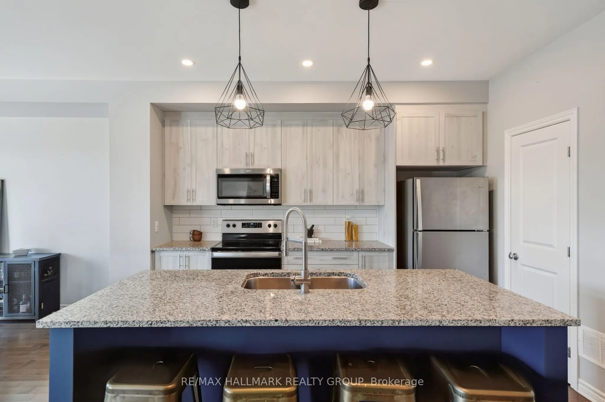794 Cap Diamant Way
