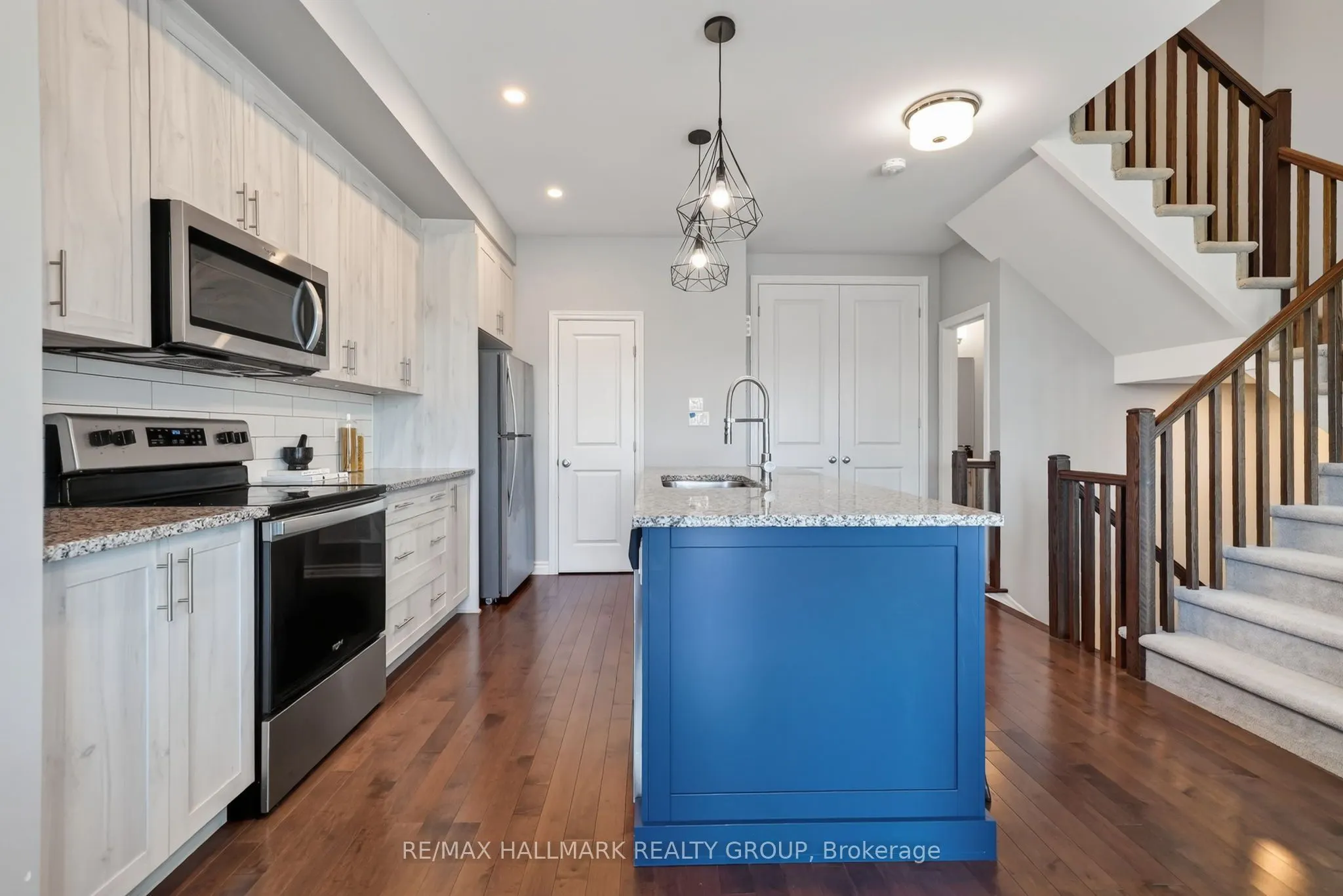 794 Cap Diamant Way